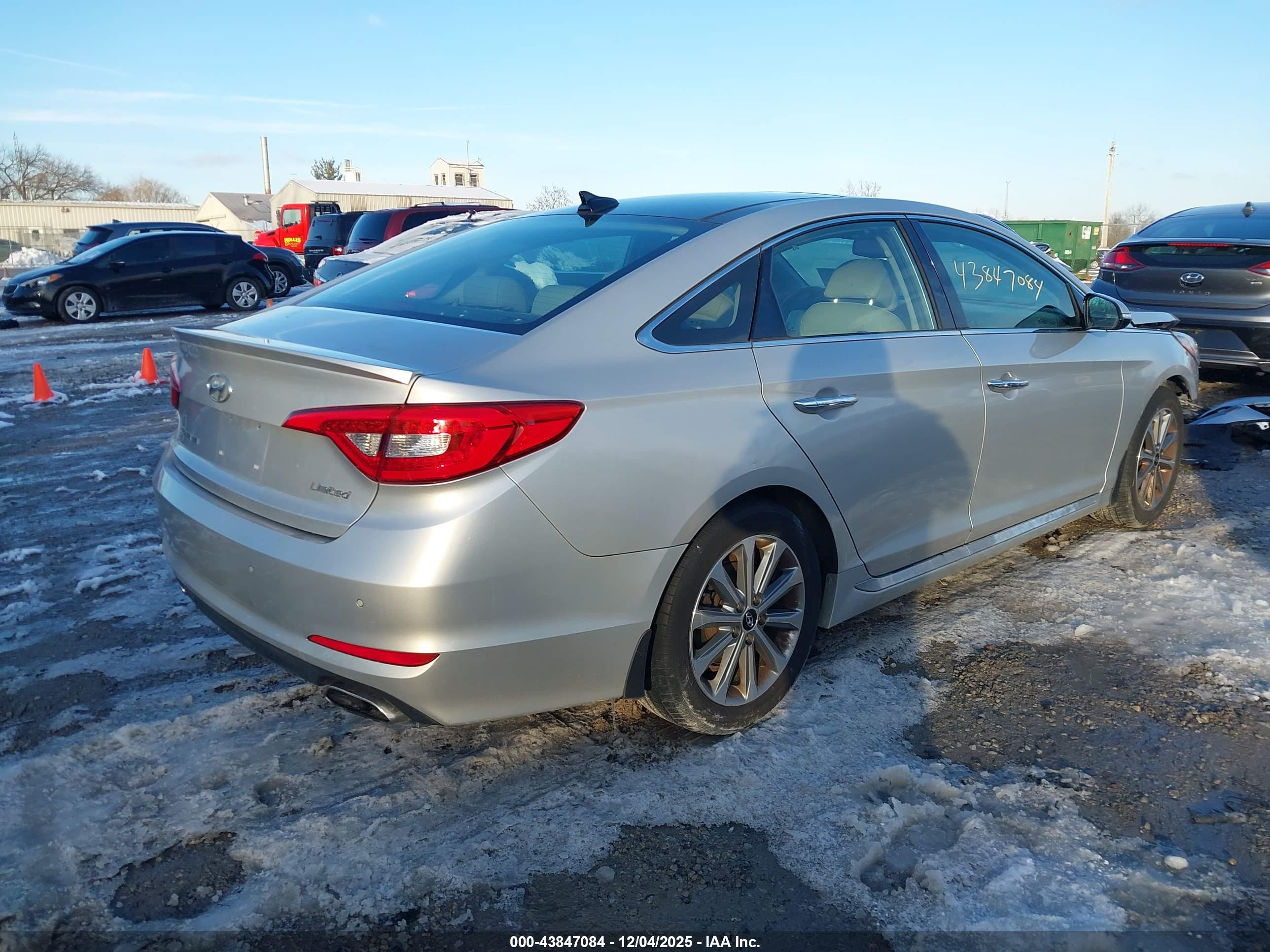 HYUNDAI SONATA image 4