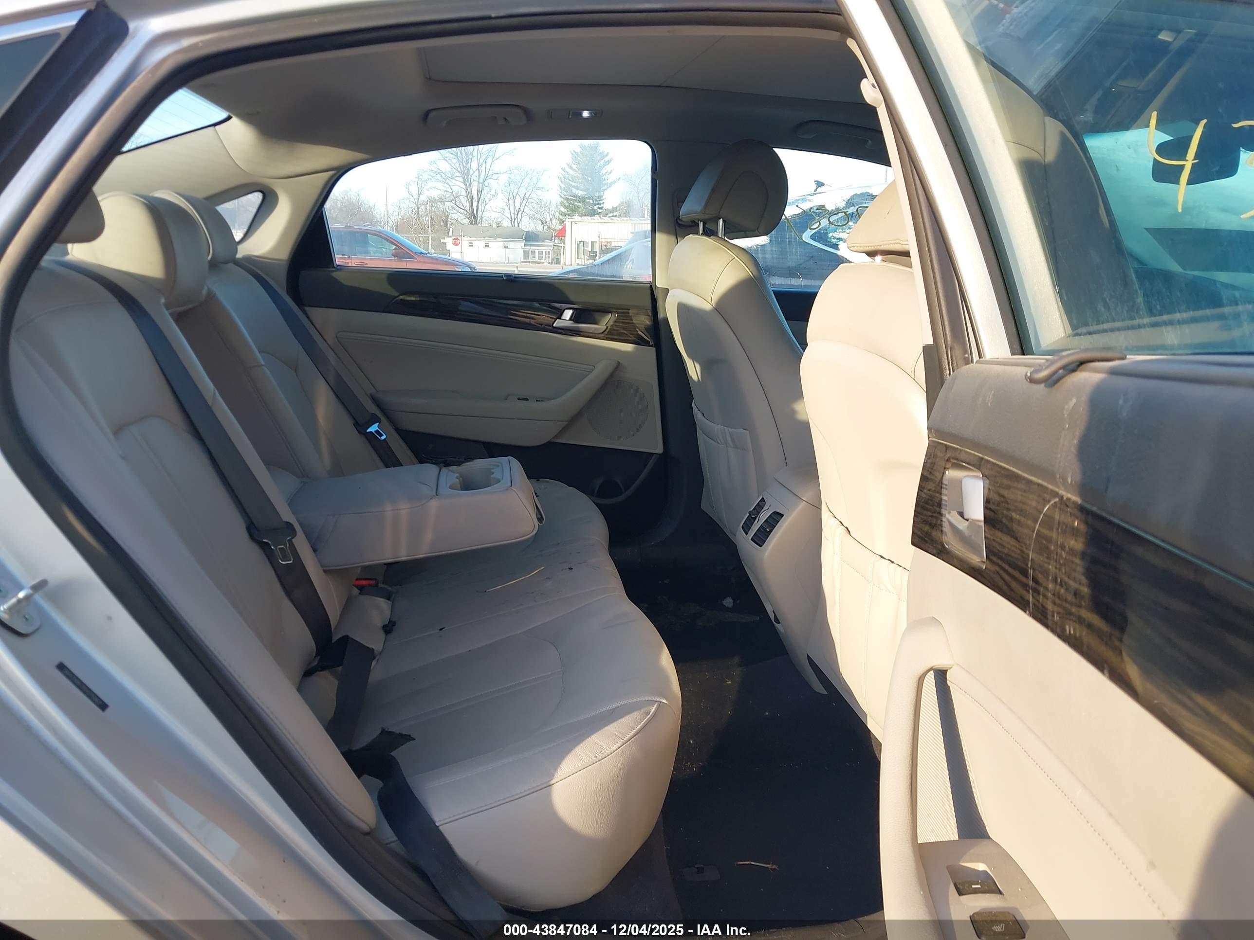 HYUNDAI SONATA image 8