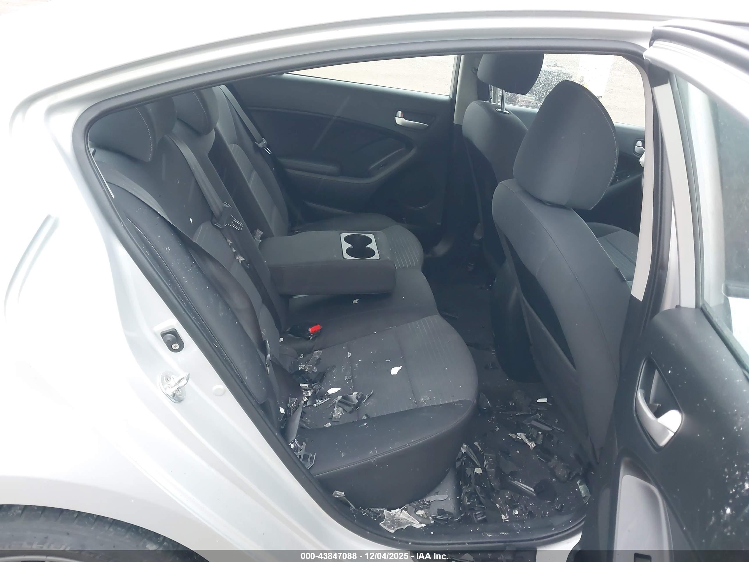 KIA FORTE image 8