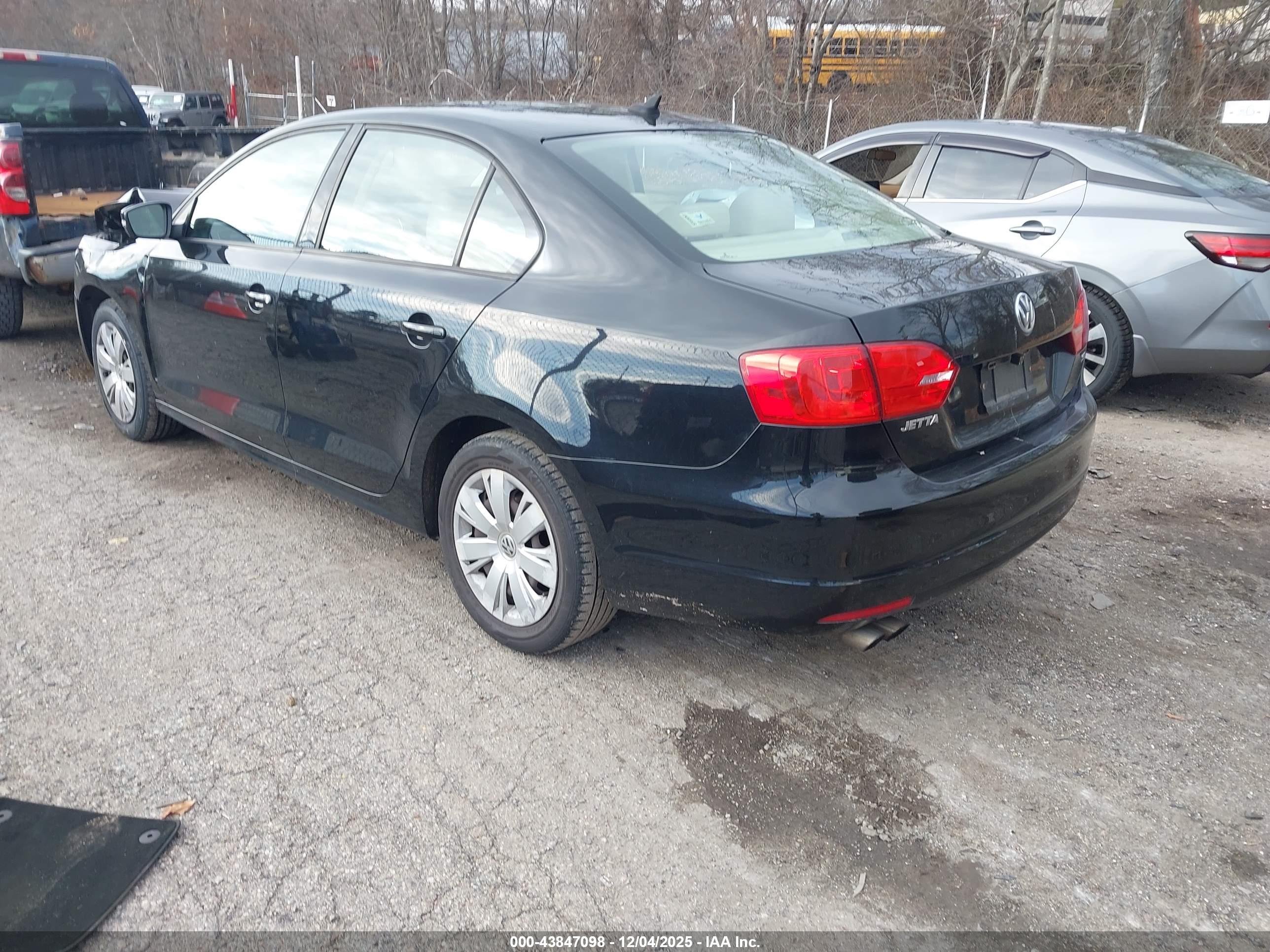 VOLKSWAGEN JETTA image 3