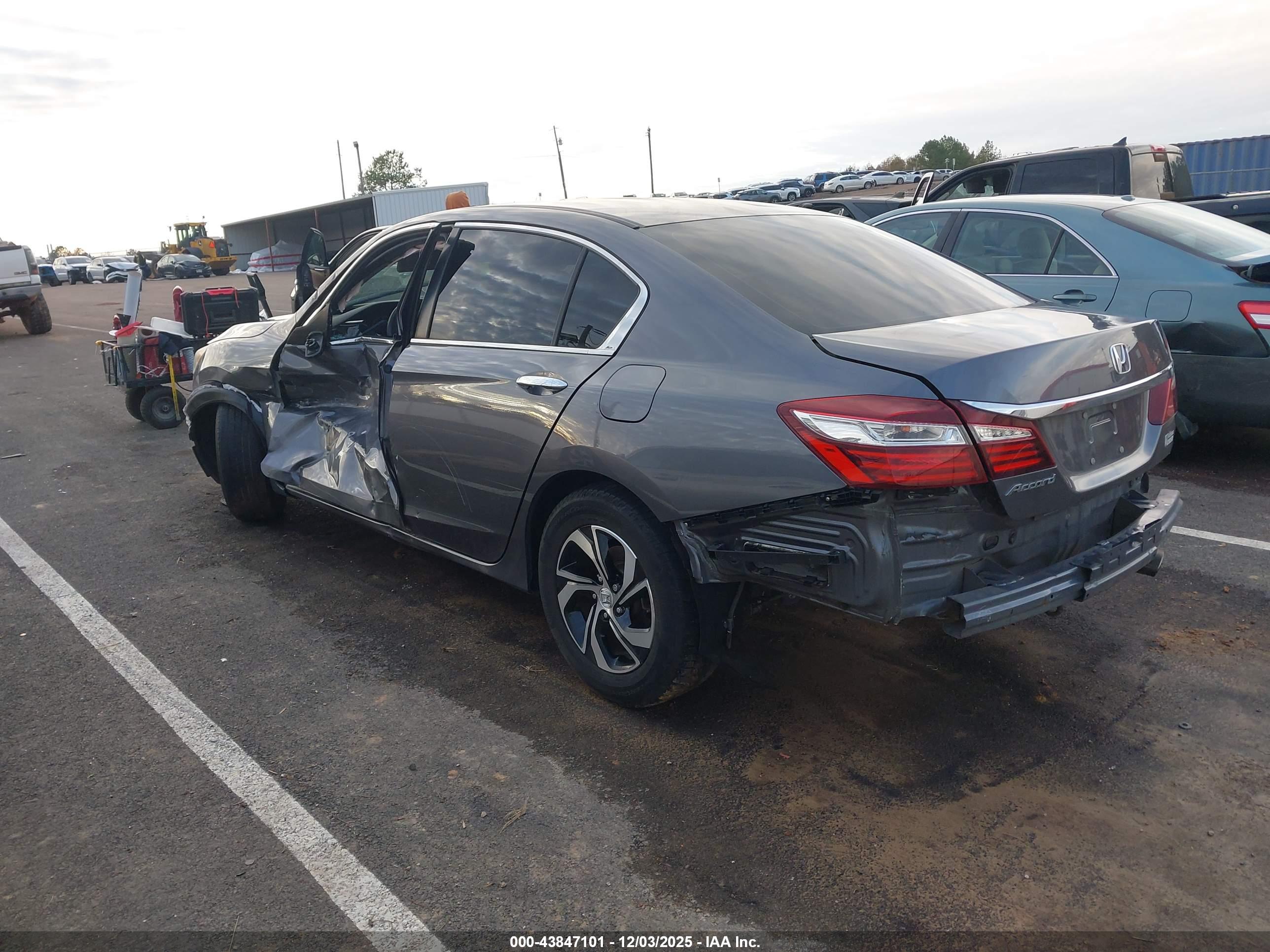 HONDA ACCORD image 3