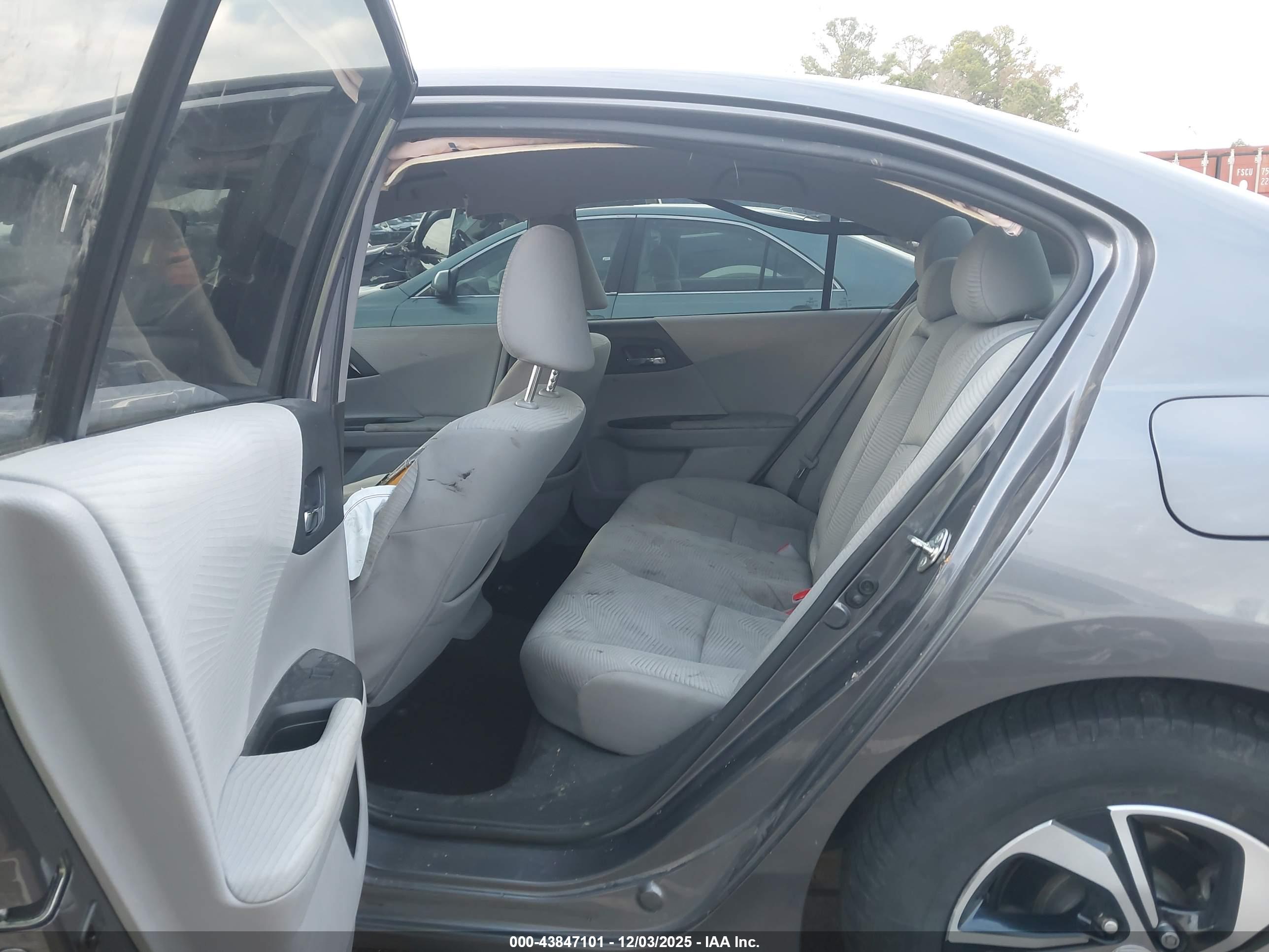 HONDA ACCORD image 8
