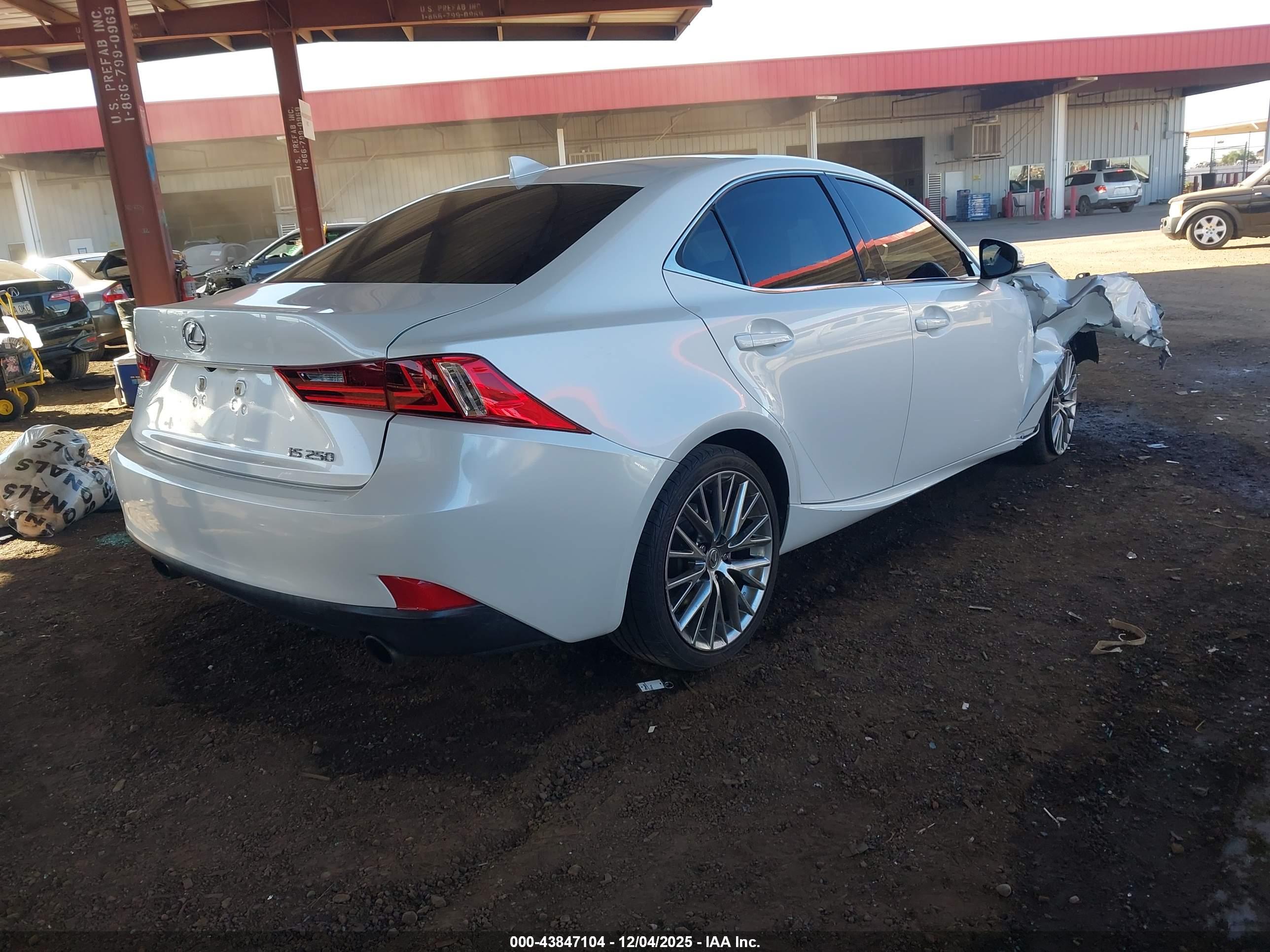 LEXUS IS image 4
