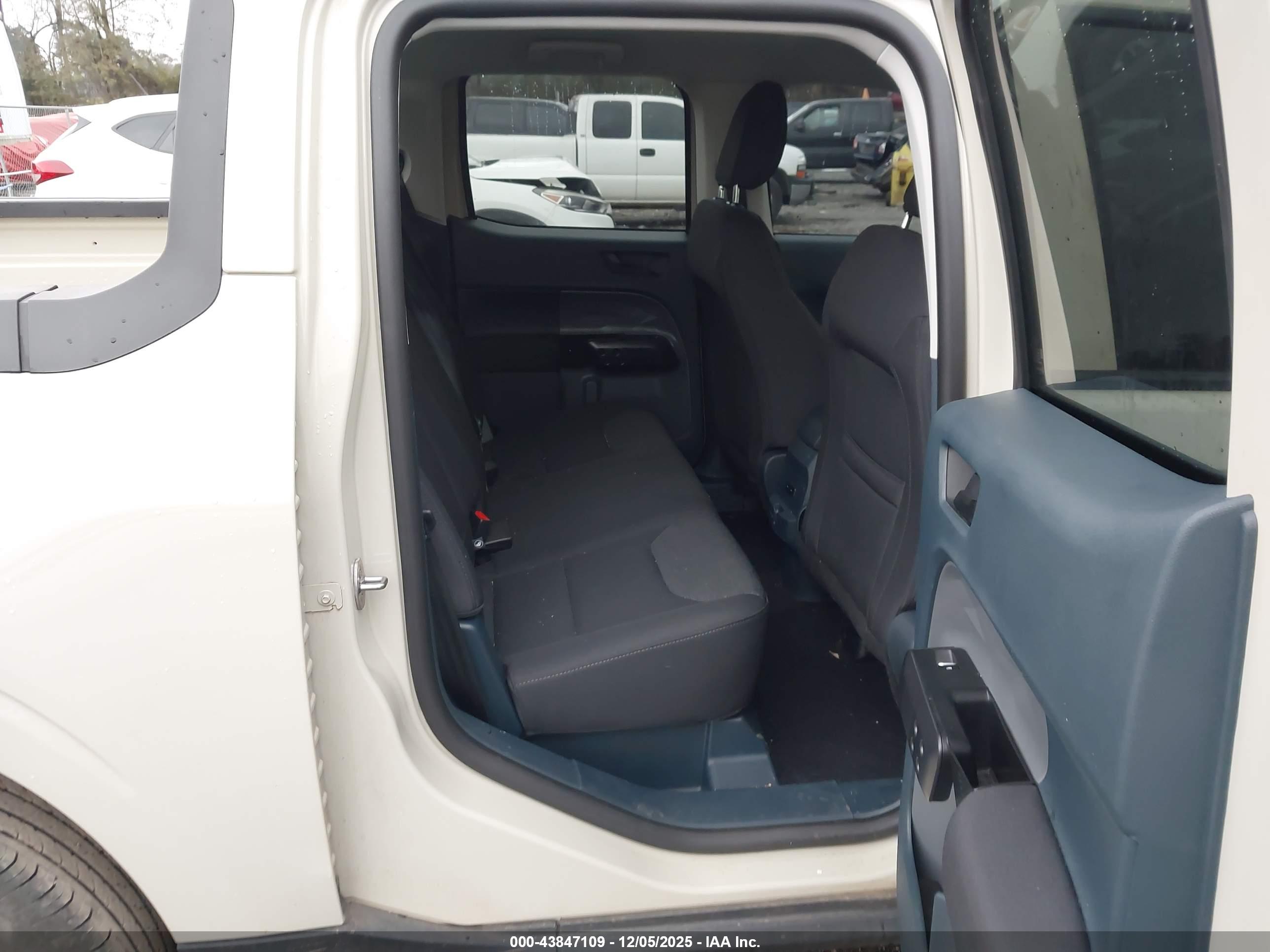 FORD MAVERICK image 8