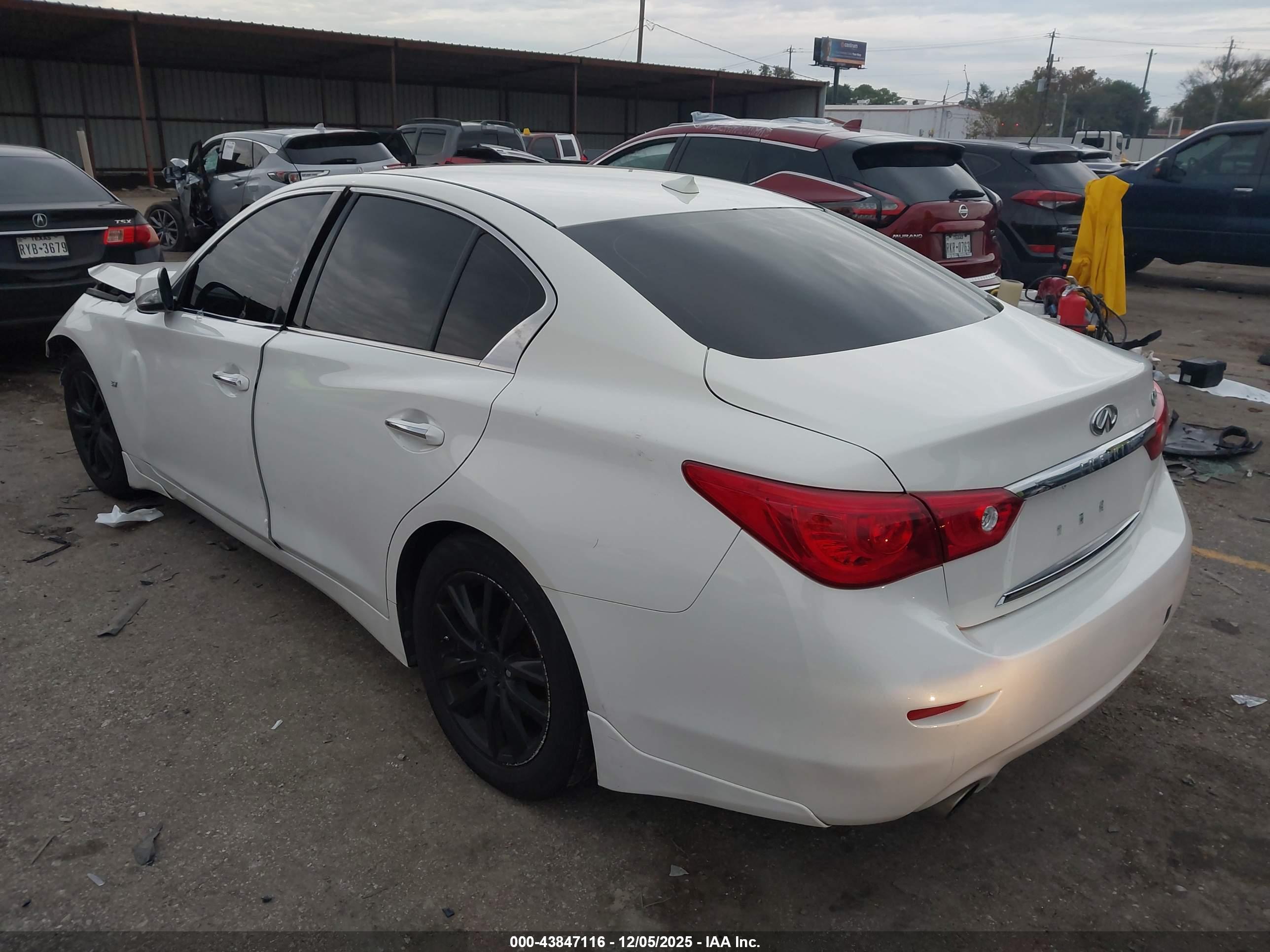 INFINITI Q50 image 3