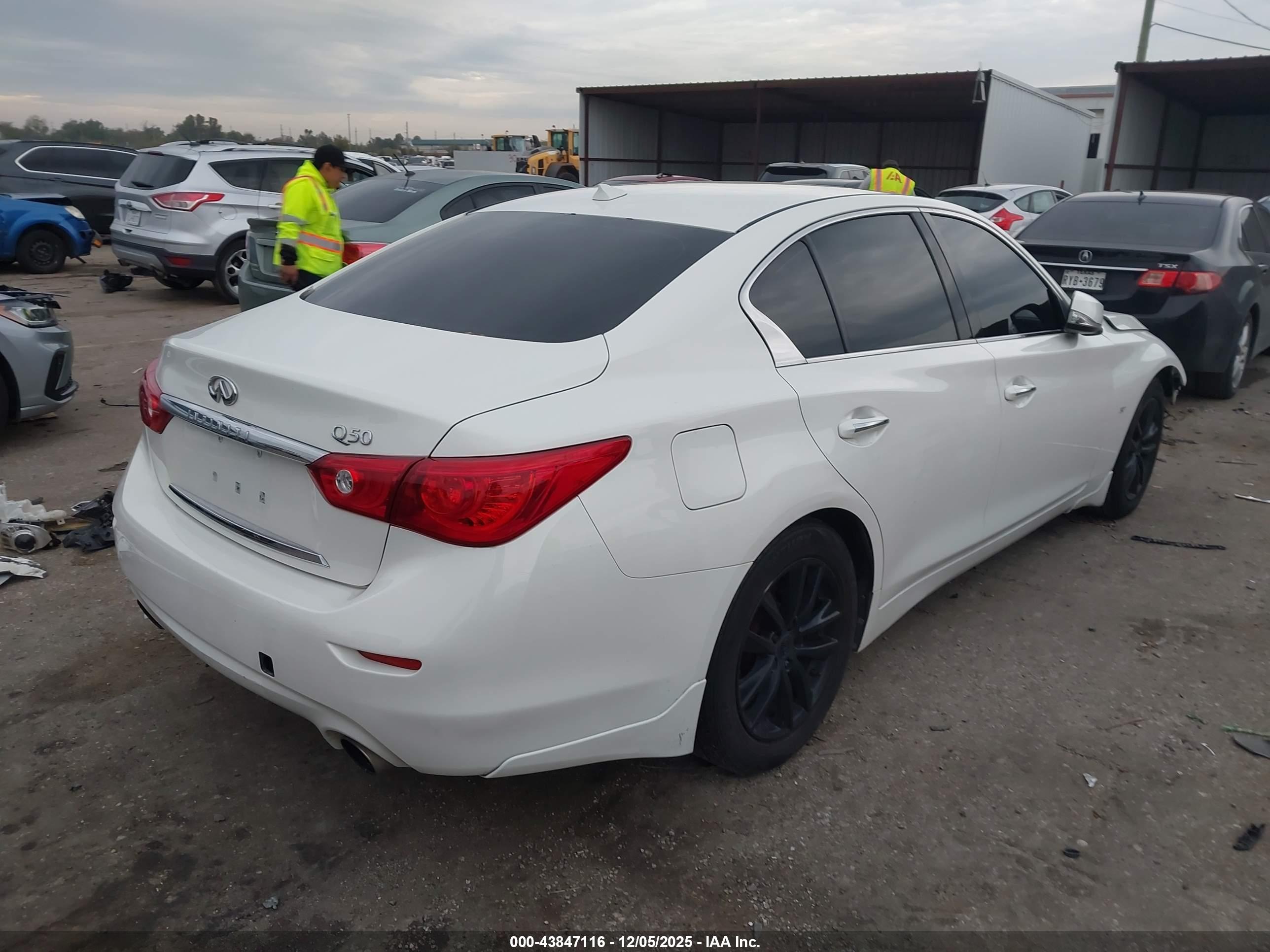 INFINITI Q50 image 4