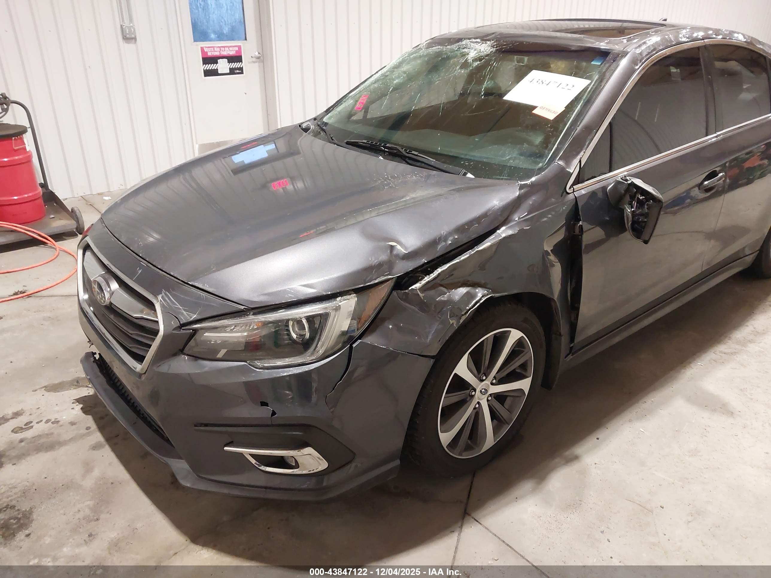 SUBARU LEGACY image 6