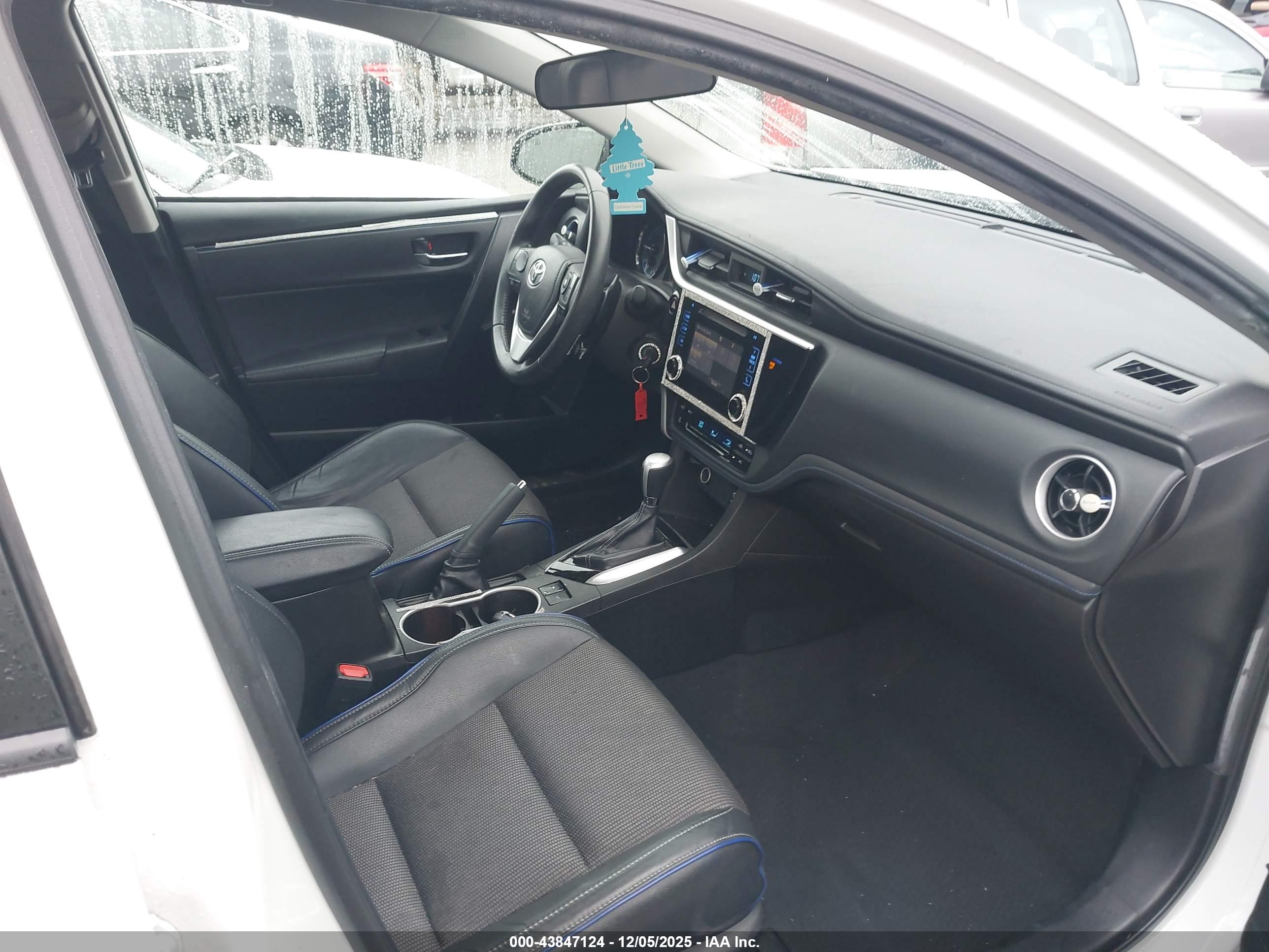 TOYOTA COROLLA image 5