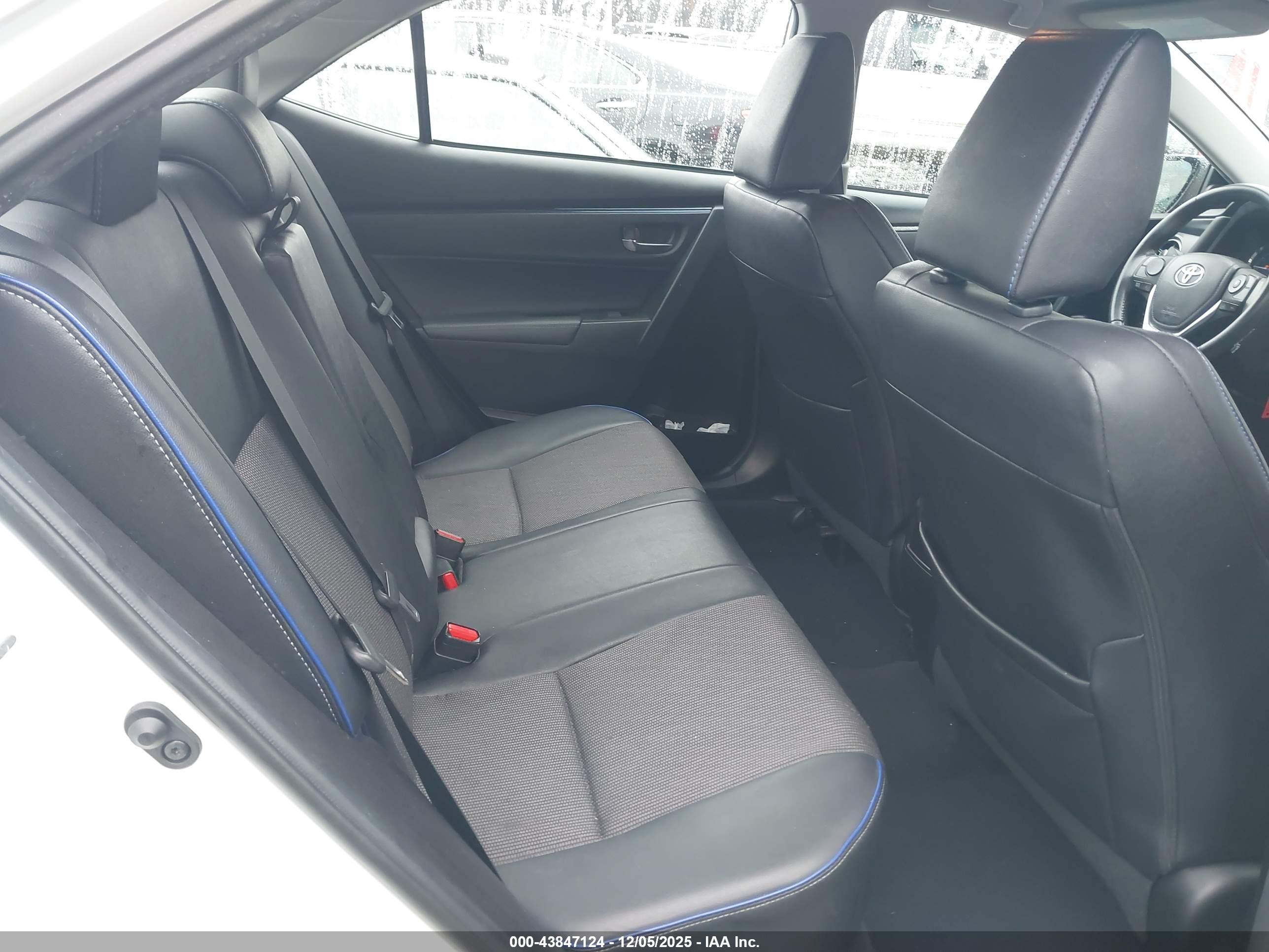 TOYOTA COROLLA image 8