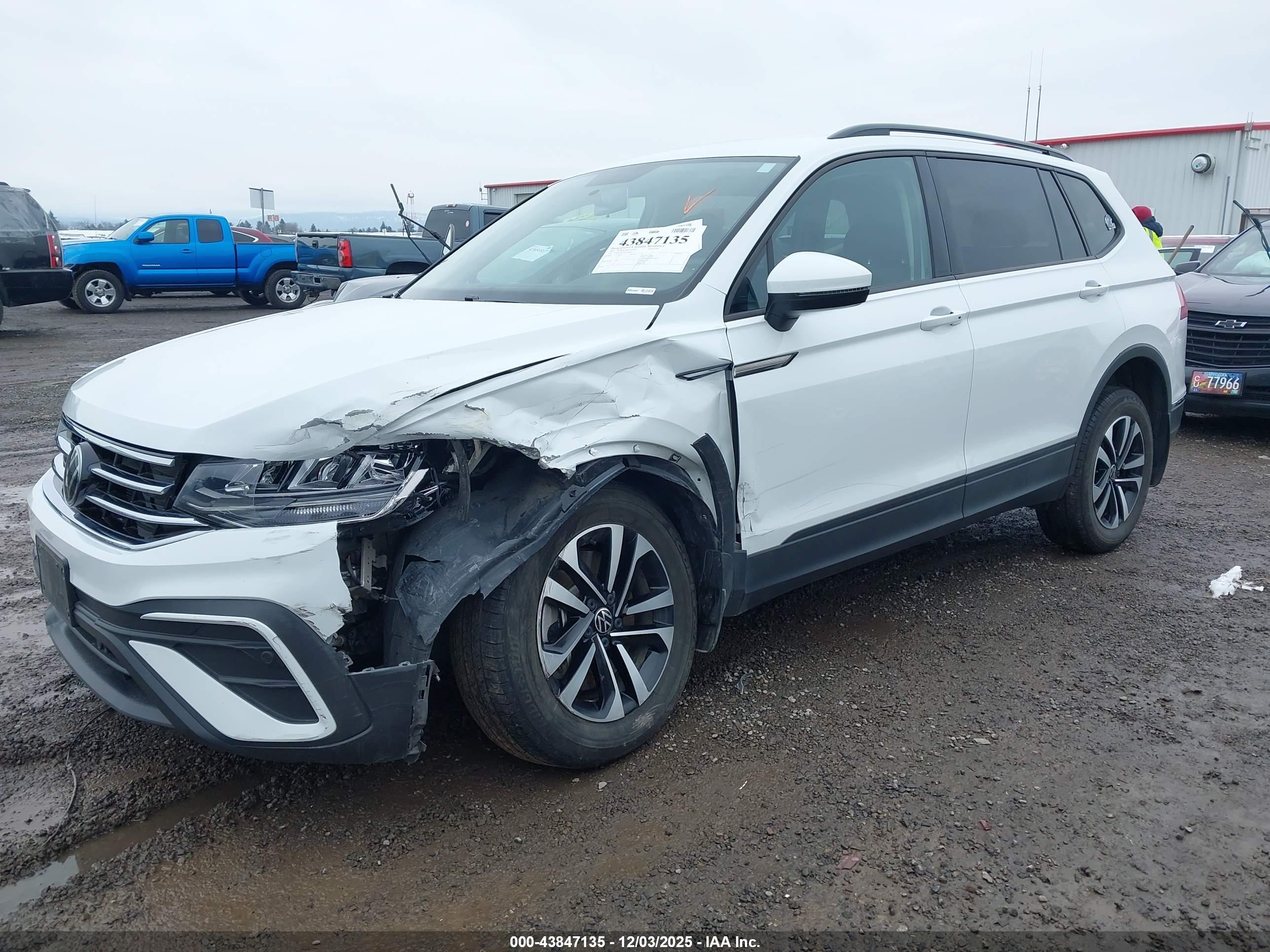 VOLKSWAGEN TIGUAN image 2