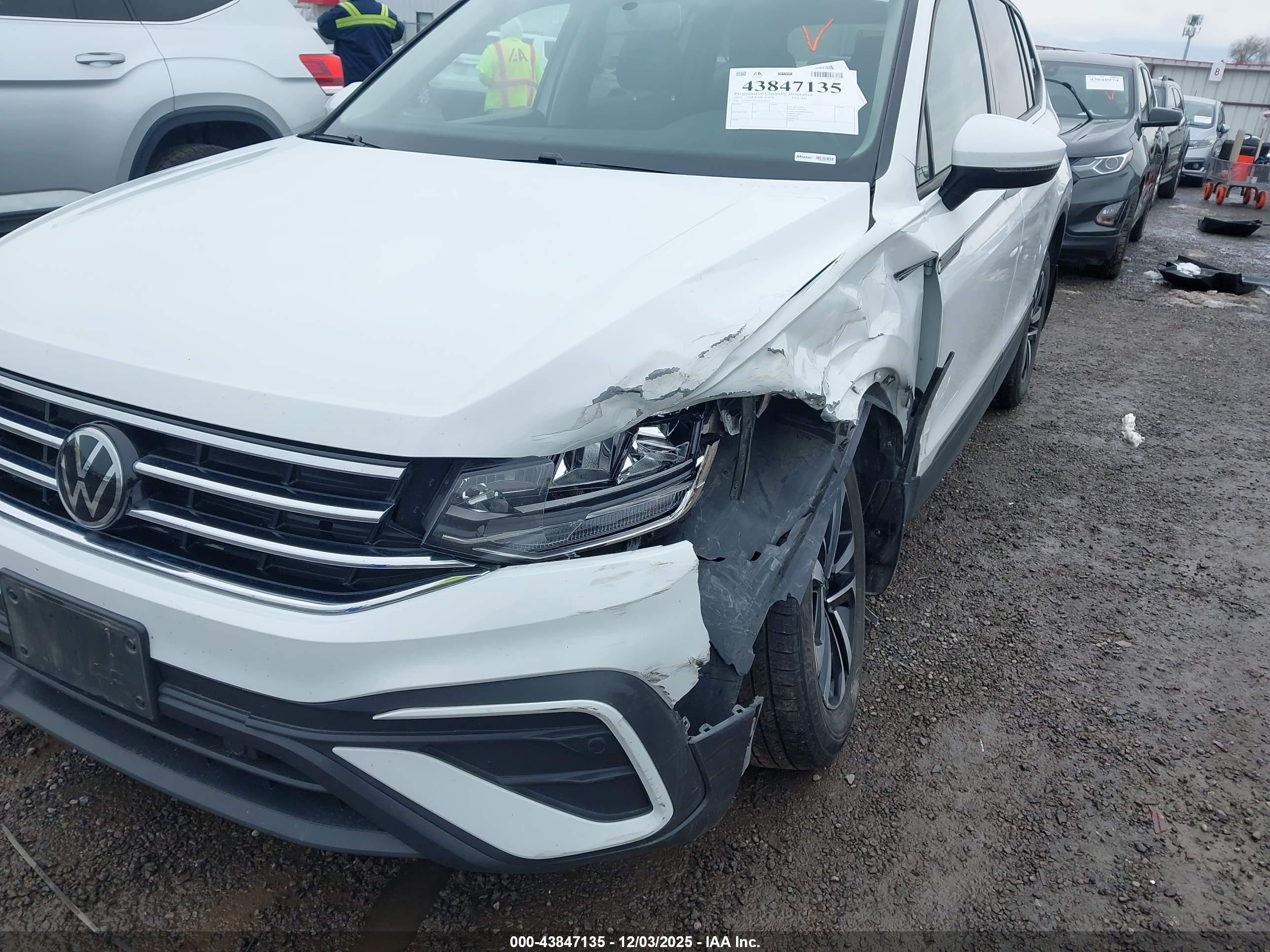 VOLKSWAGEN TIGUAN image 6