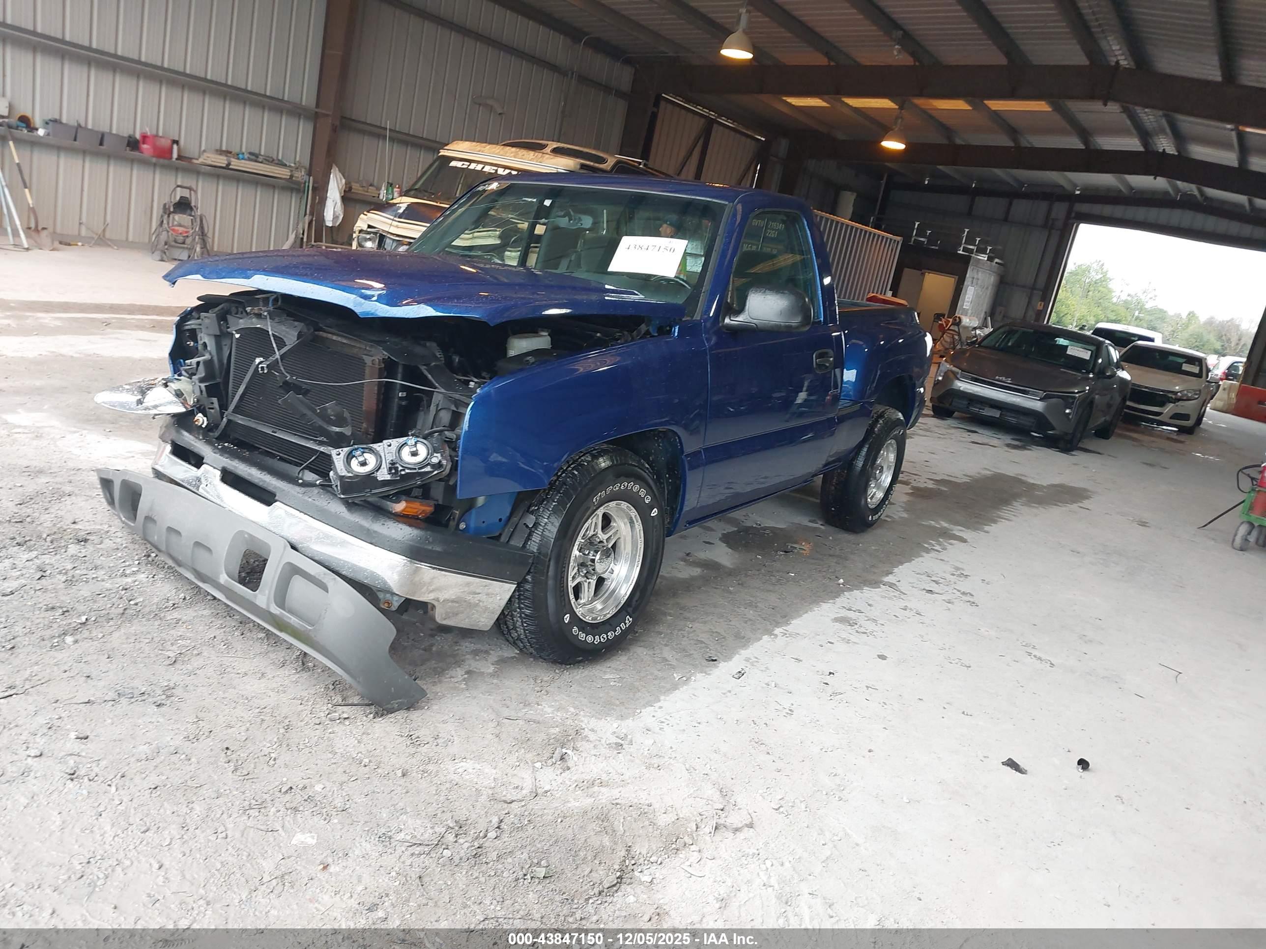 CHEVROLET SILVERADO image 2