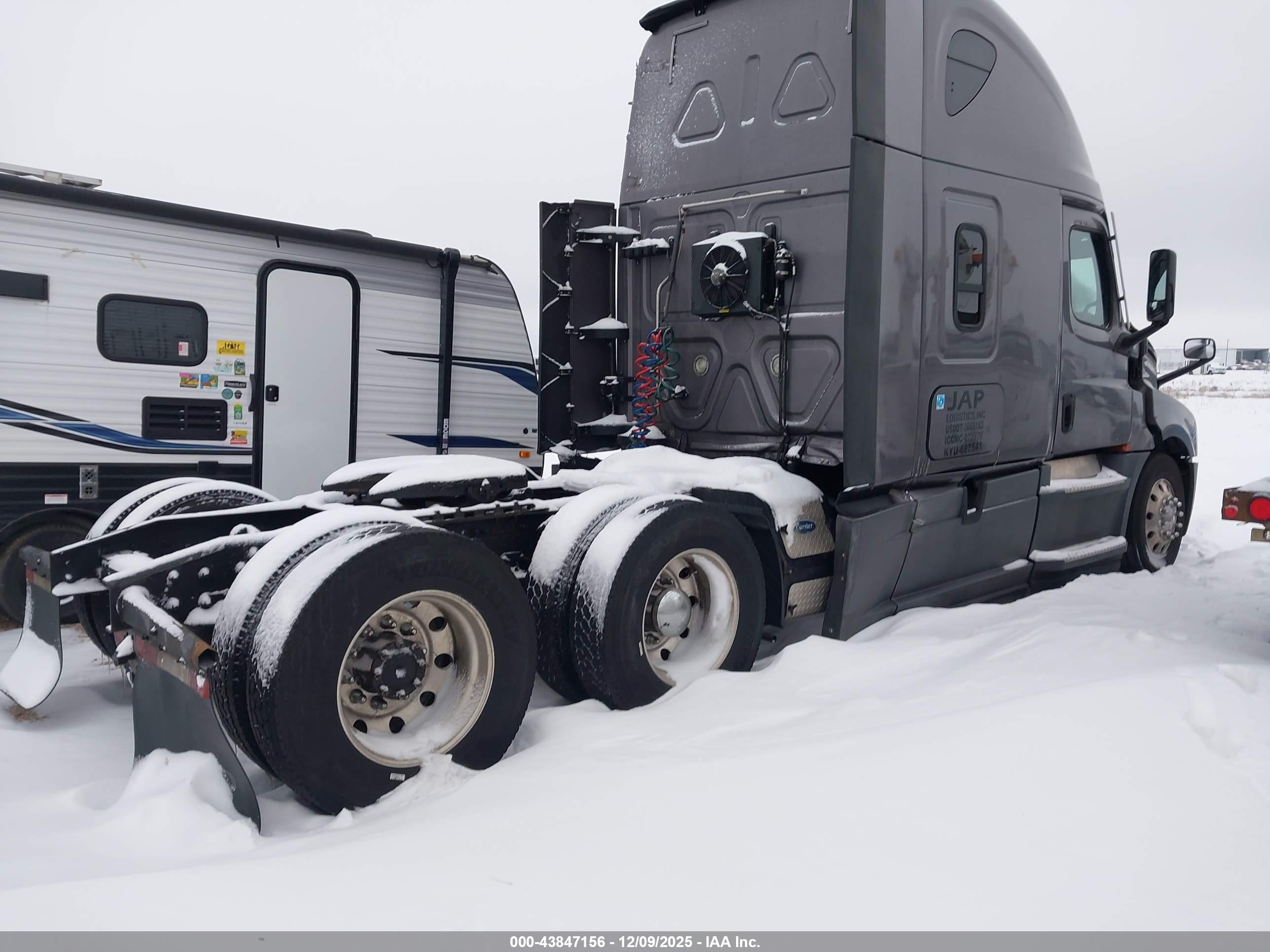 FREIGHTLINER NEW image 4