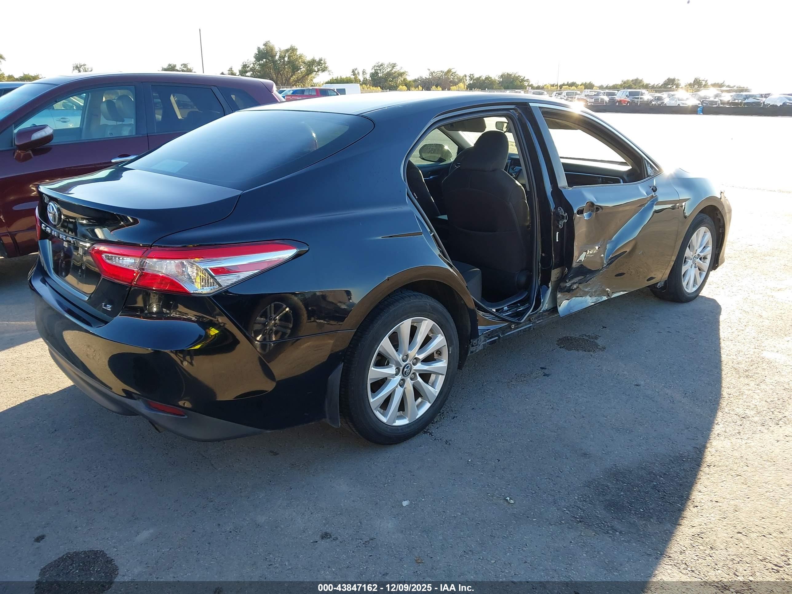 TOYOTA CAMRY image 4