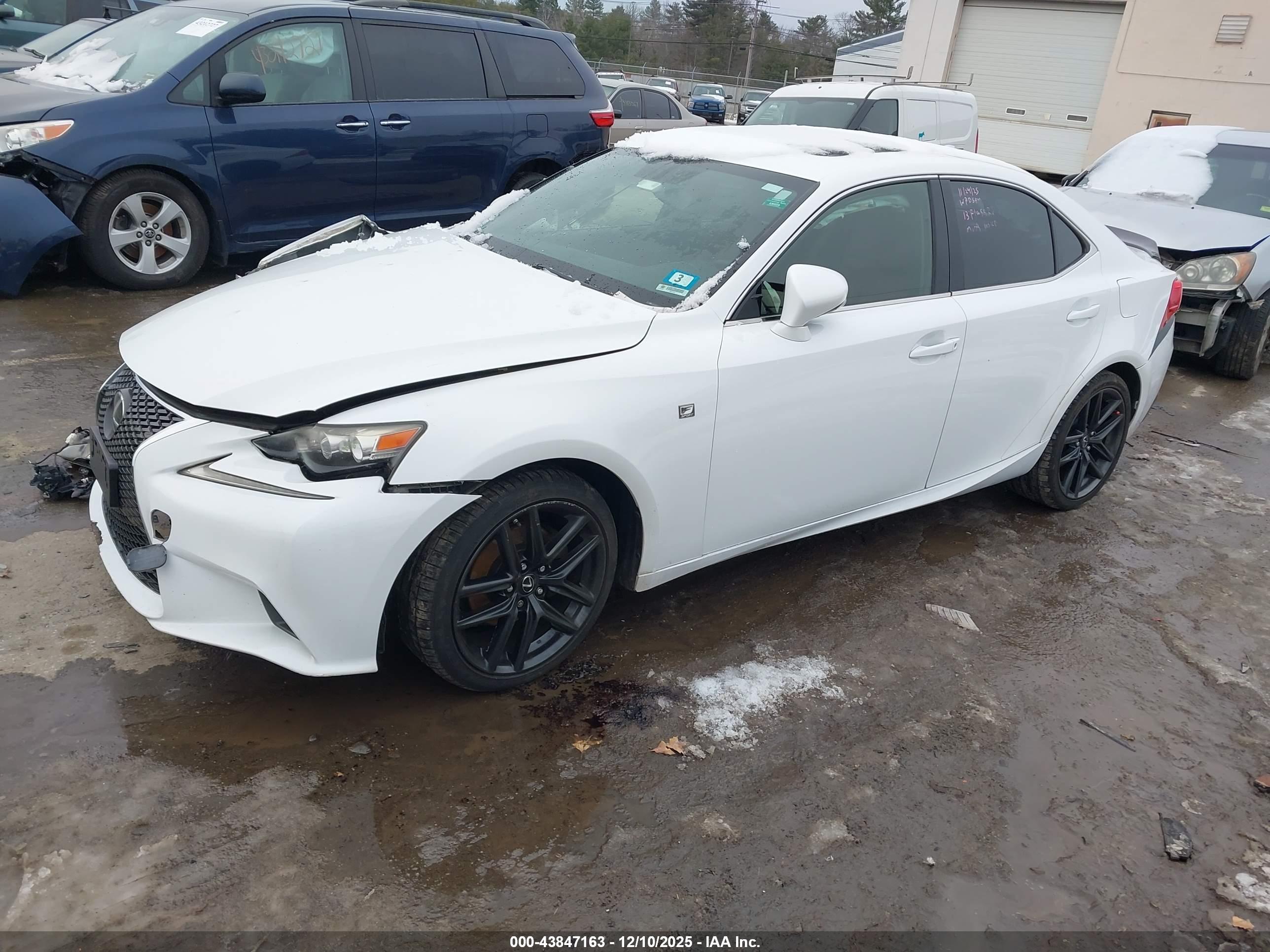 LEXUS IS image 2