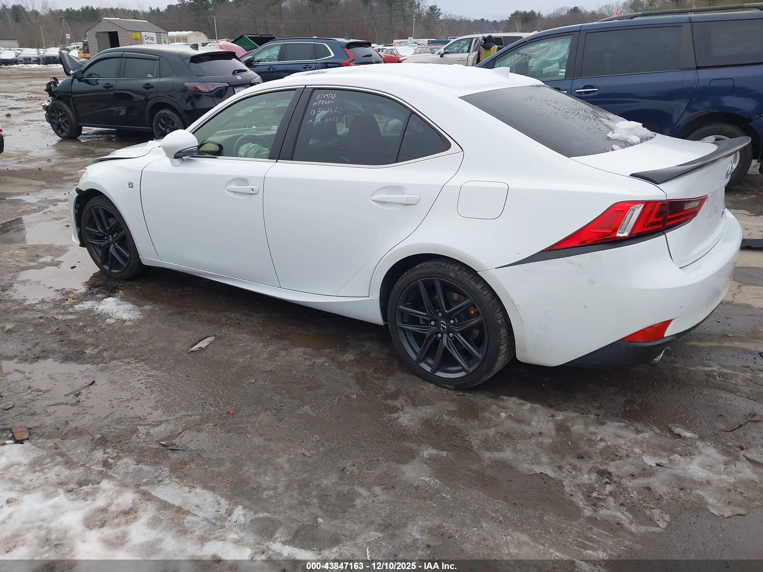 LEXUS IS image 3