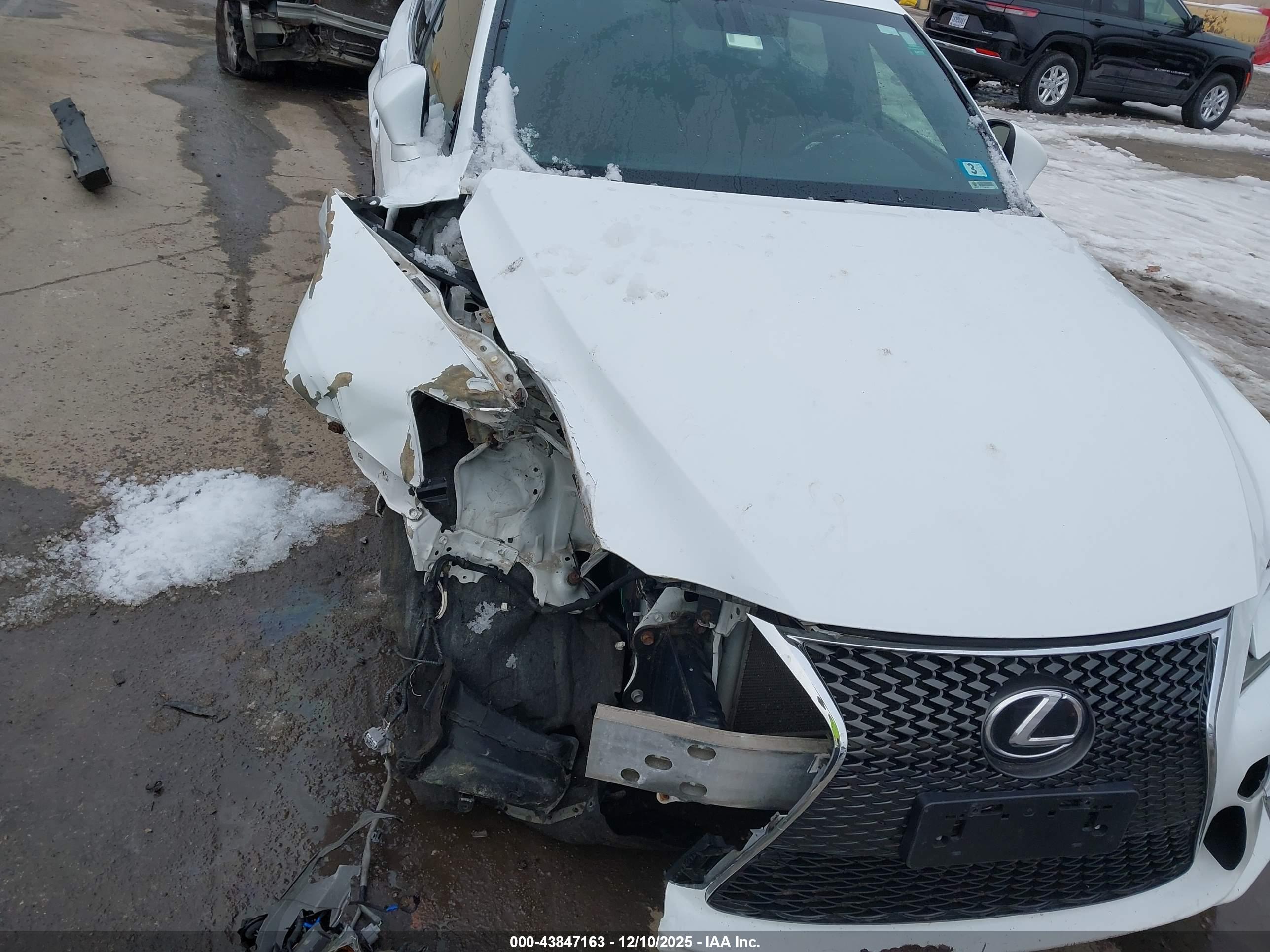LEXUS IS image 6