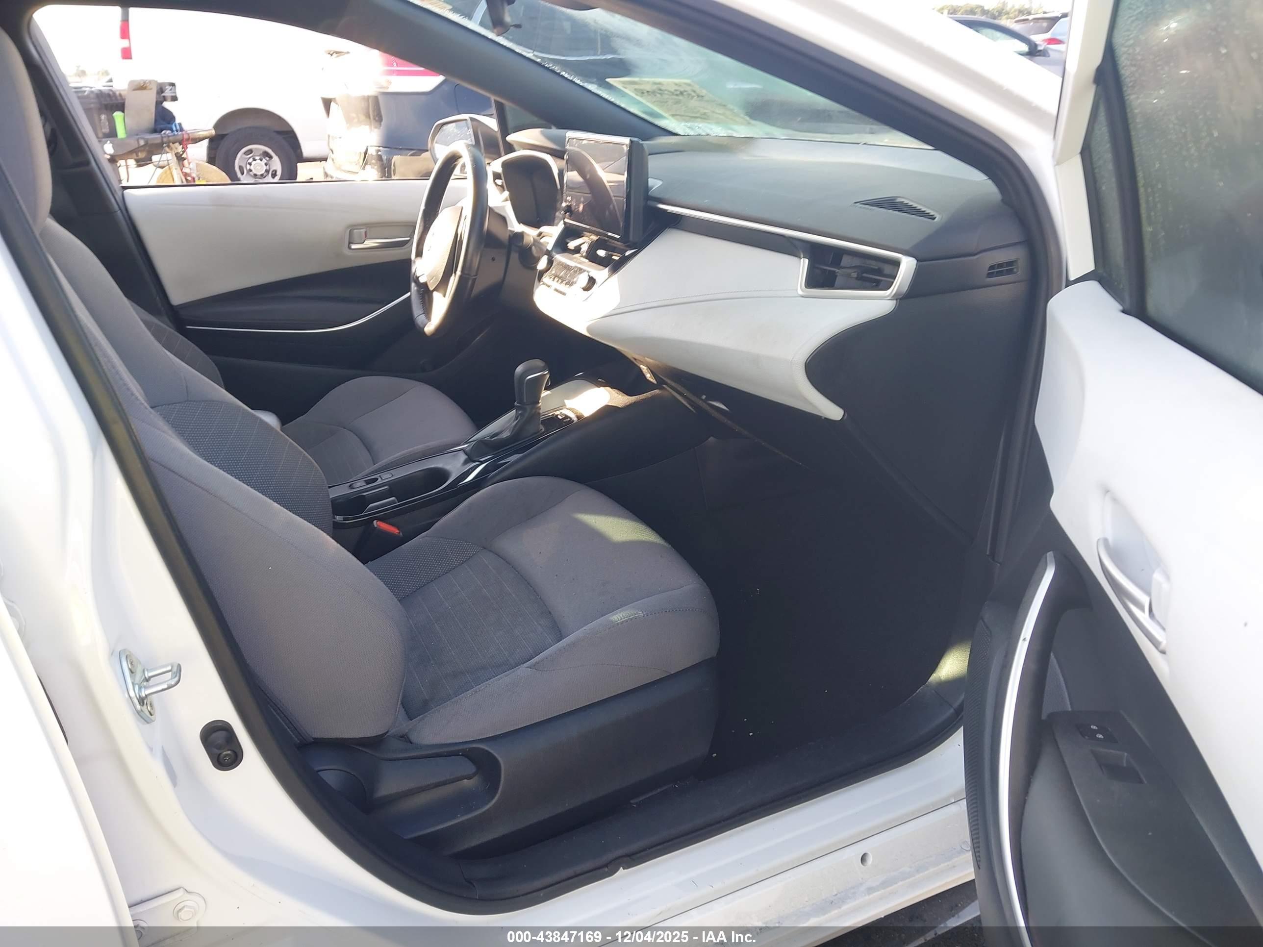 TOYOTA COROLLA image 5