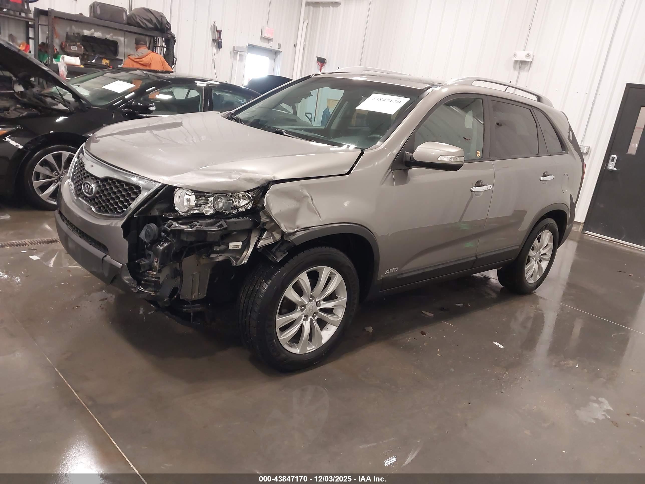 KIA SORENTO image 2