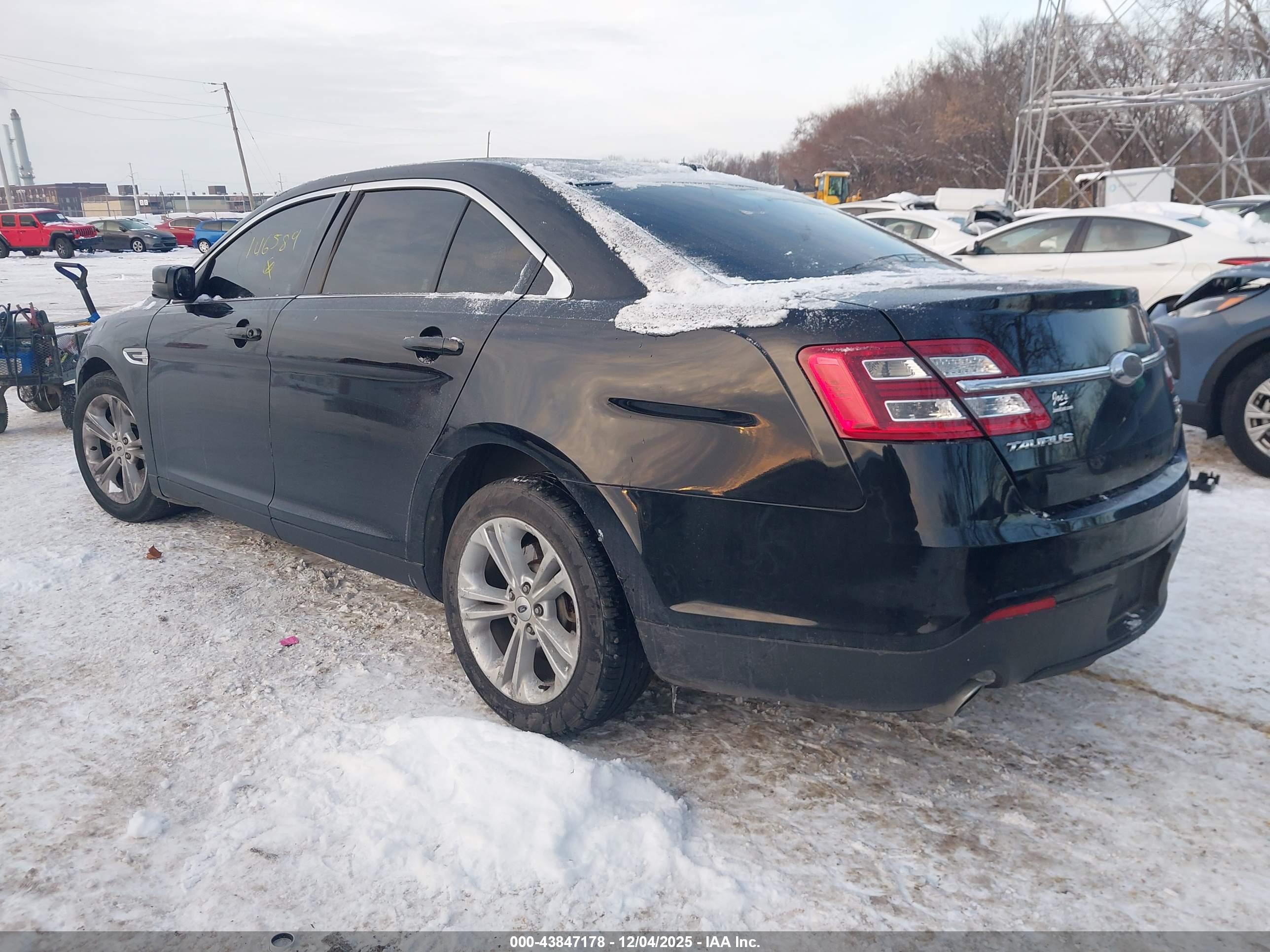 FORD TAURUS image 3