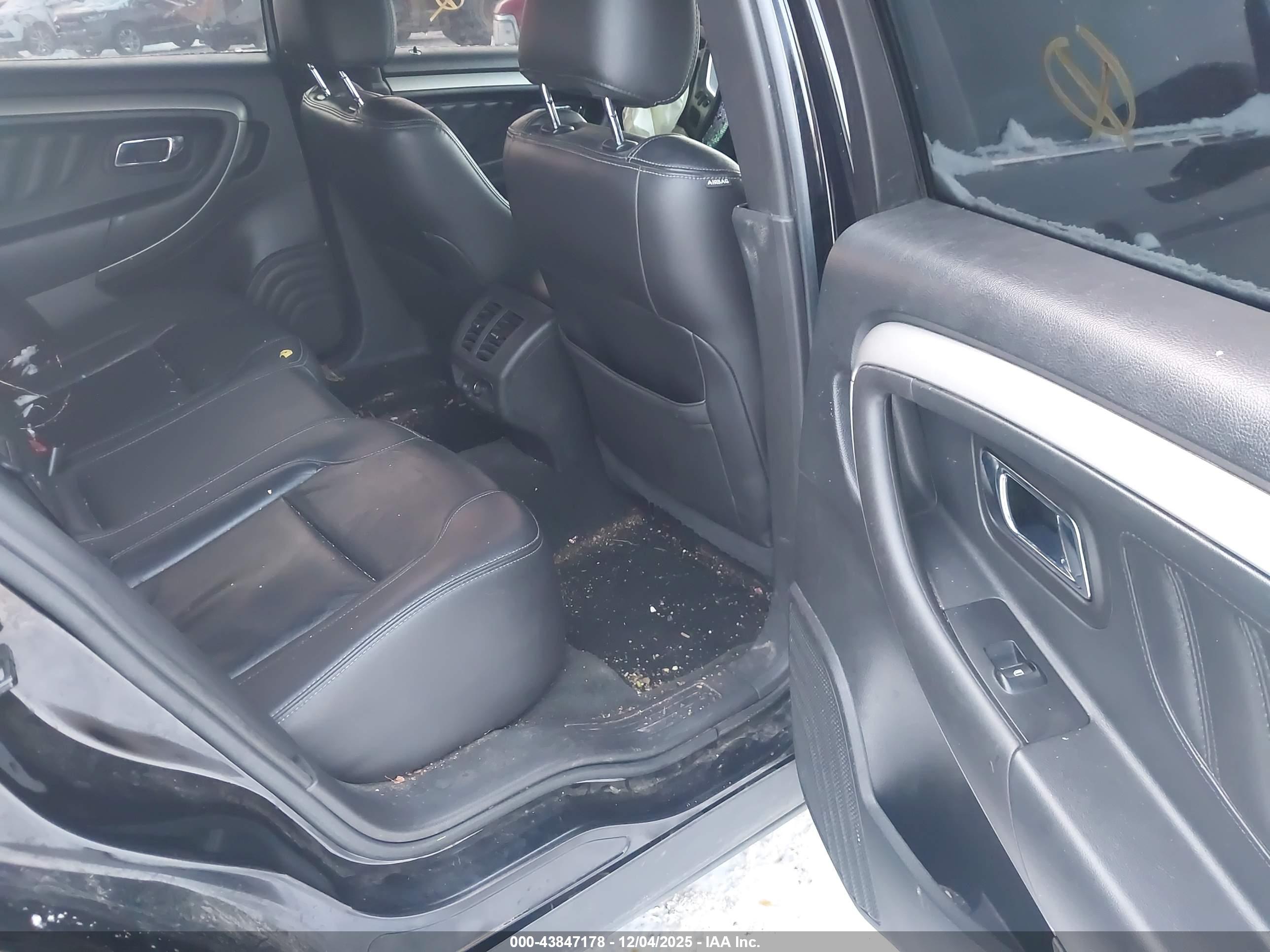 FORD TAURUS image 8