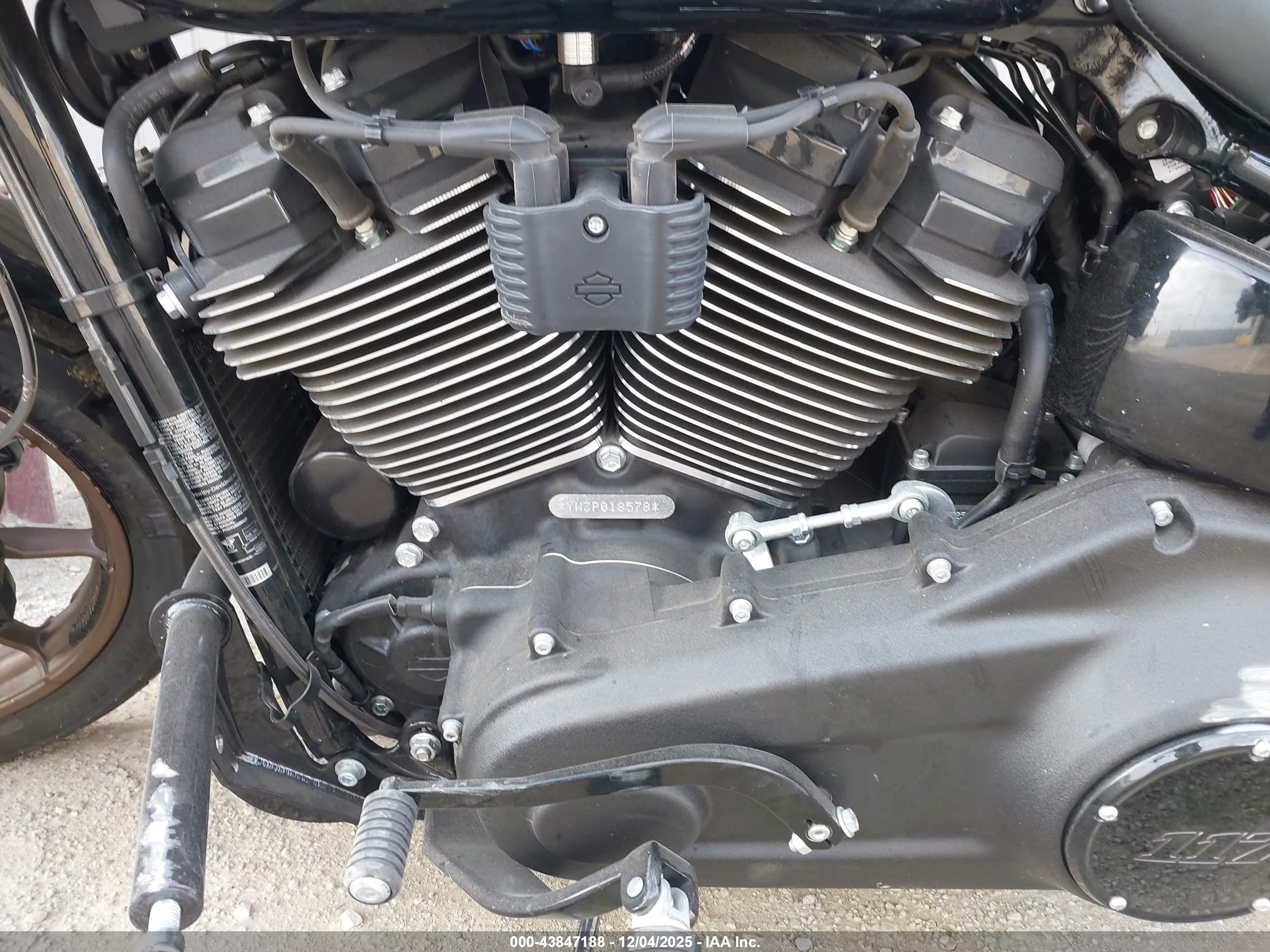HARLEY-DAVIDSON FXLRS image 9