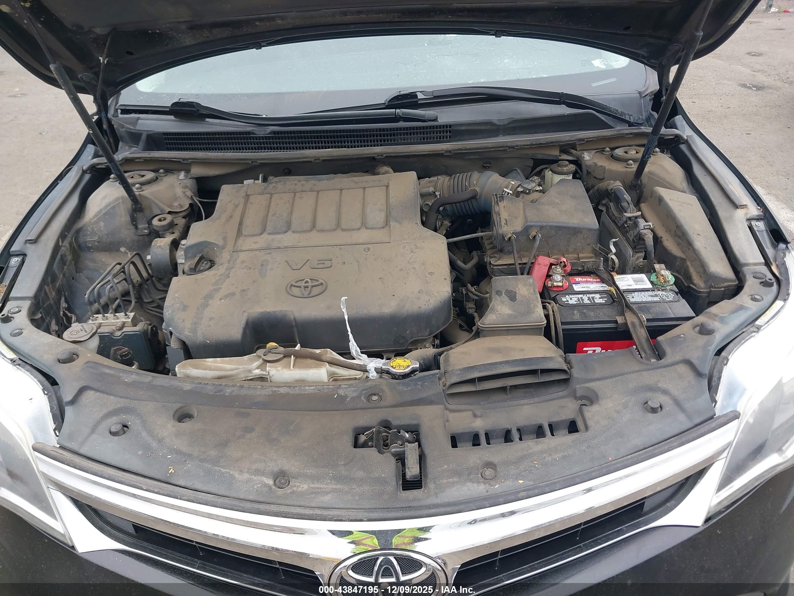 TOYOTA AVALON image 10