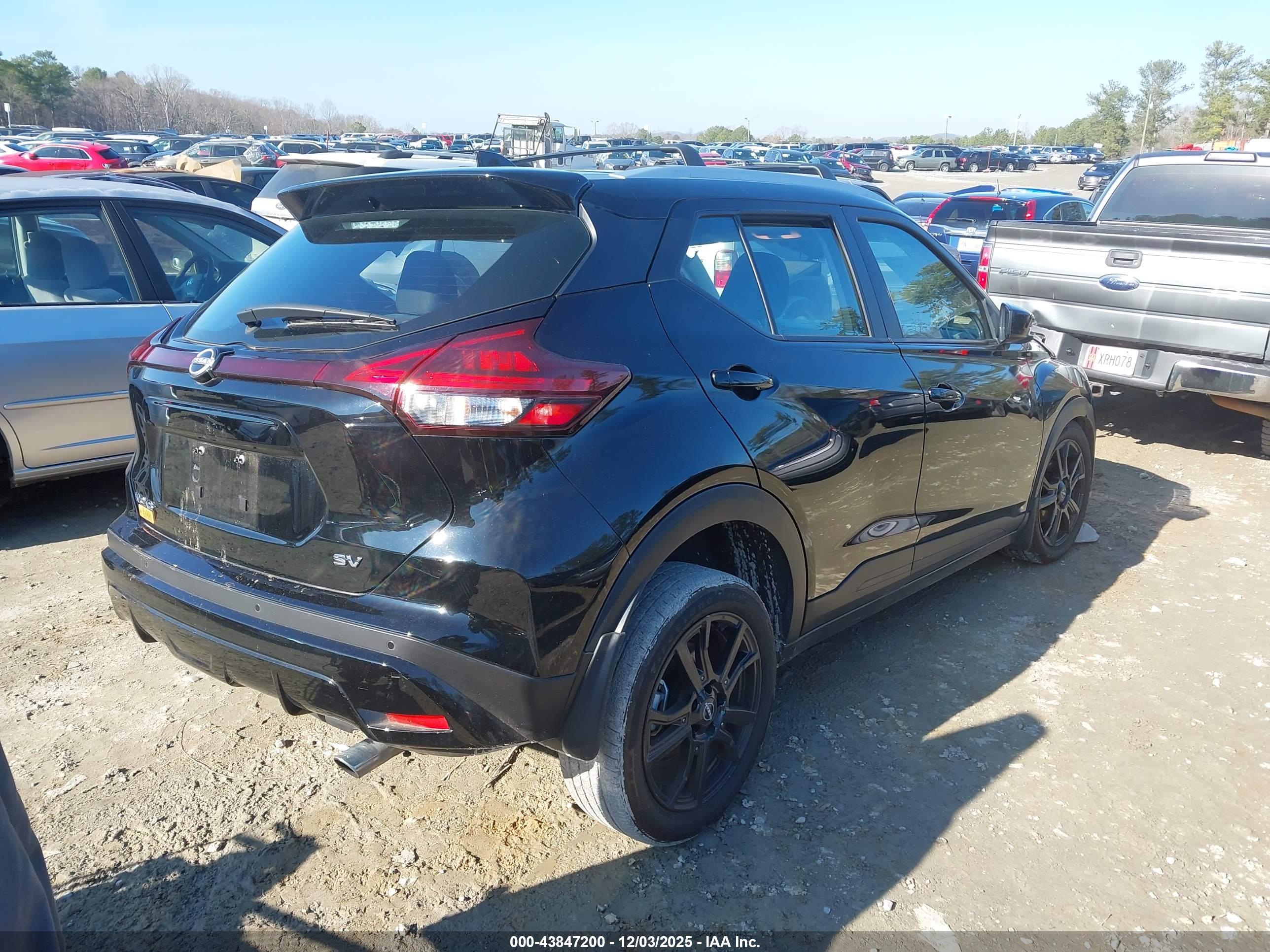 NISSAN KICKS image 4