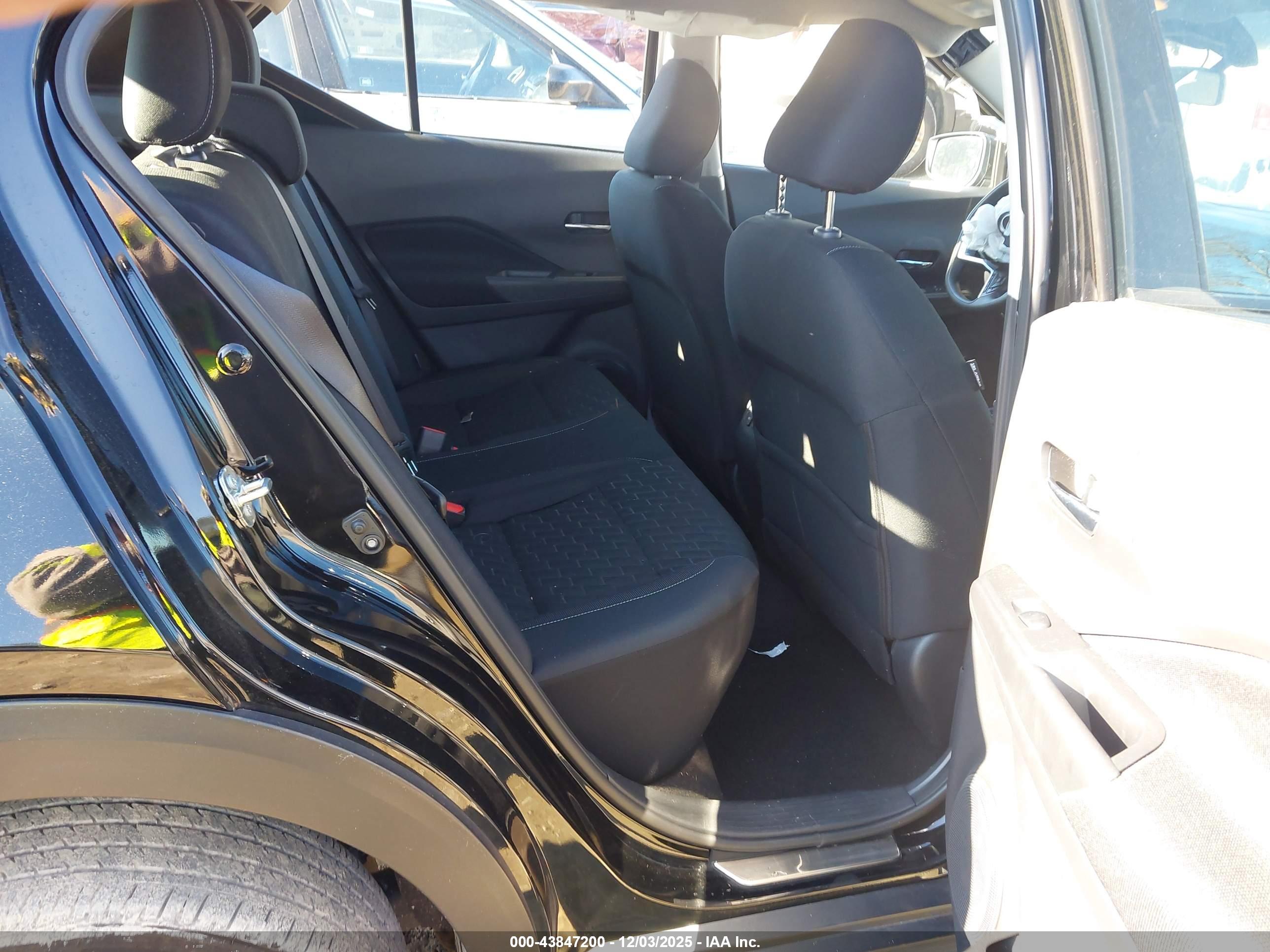 NISSAN KICKS image 8