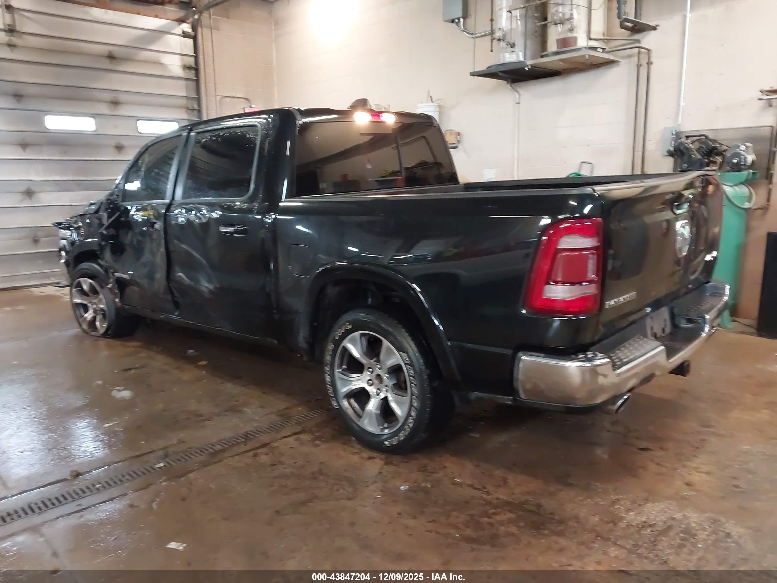 RAM 1500 image 3