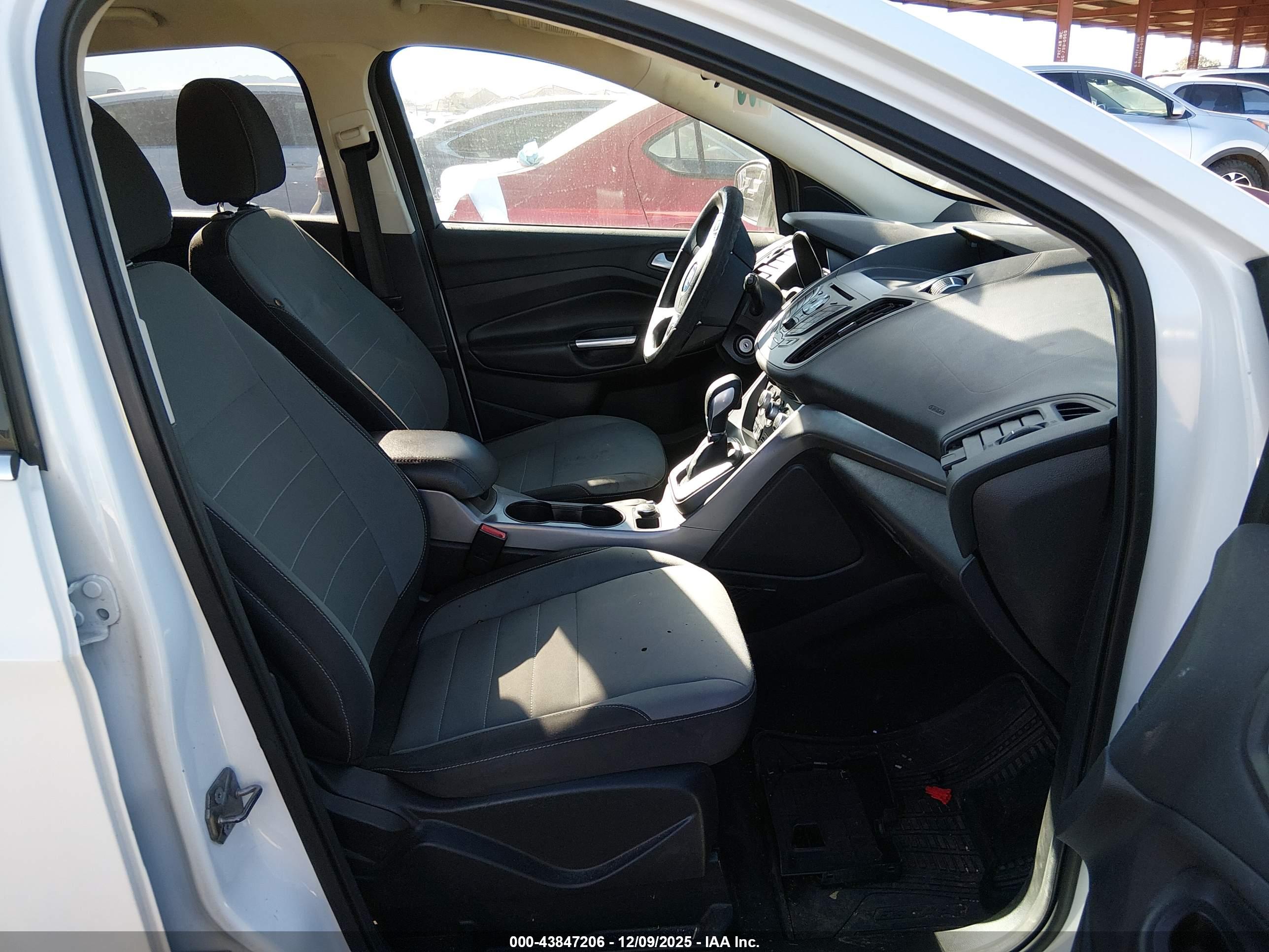 FORD ESCAPE image 5