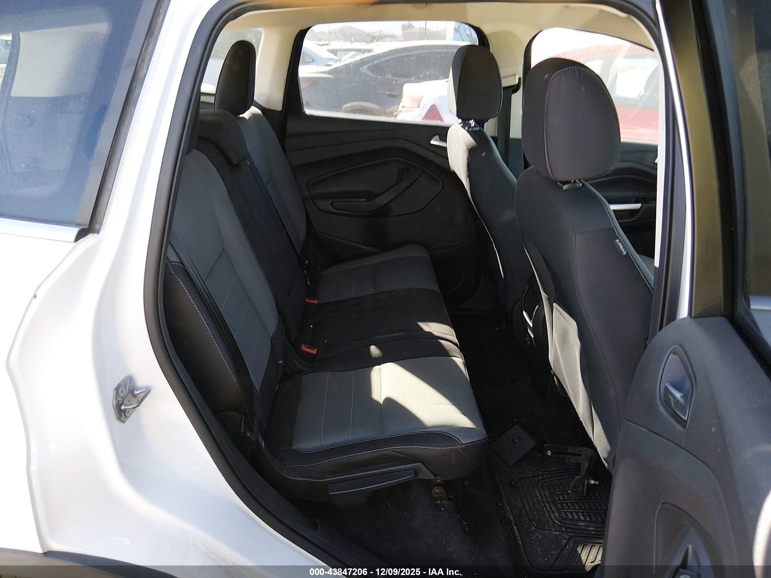 FORD ESCAPE image 8
