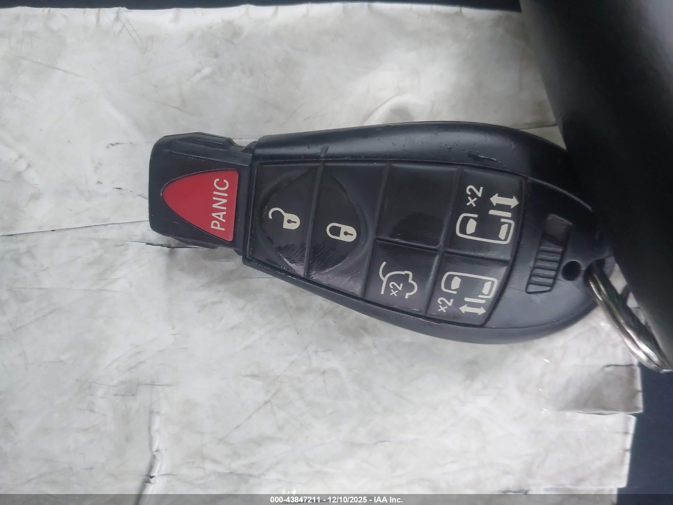CHRYSLER TOWN image 11