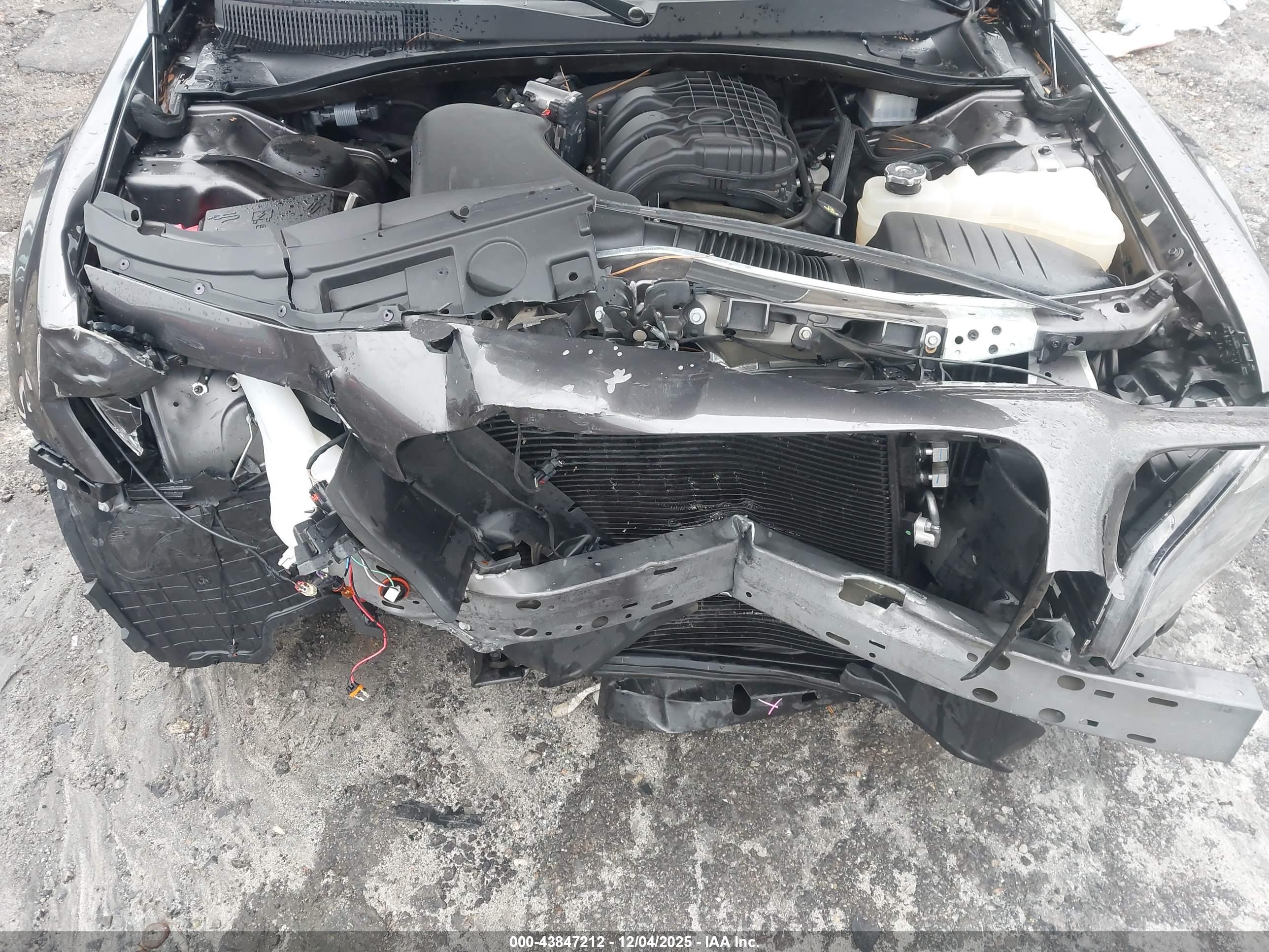 CHRYSLER 300 image 10
