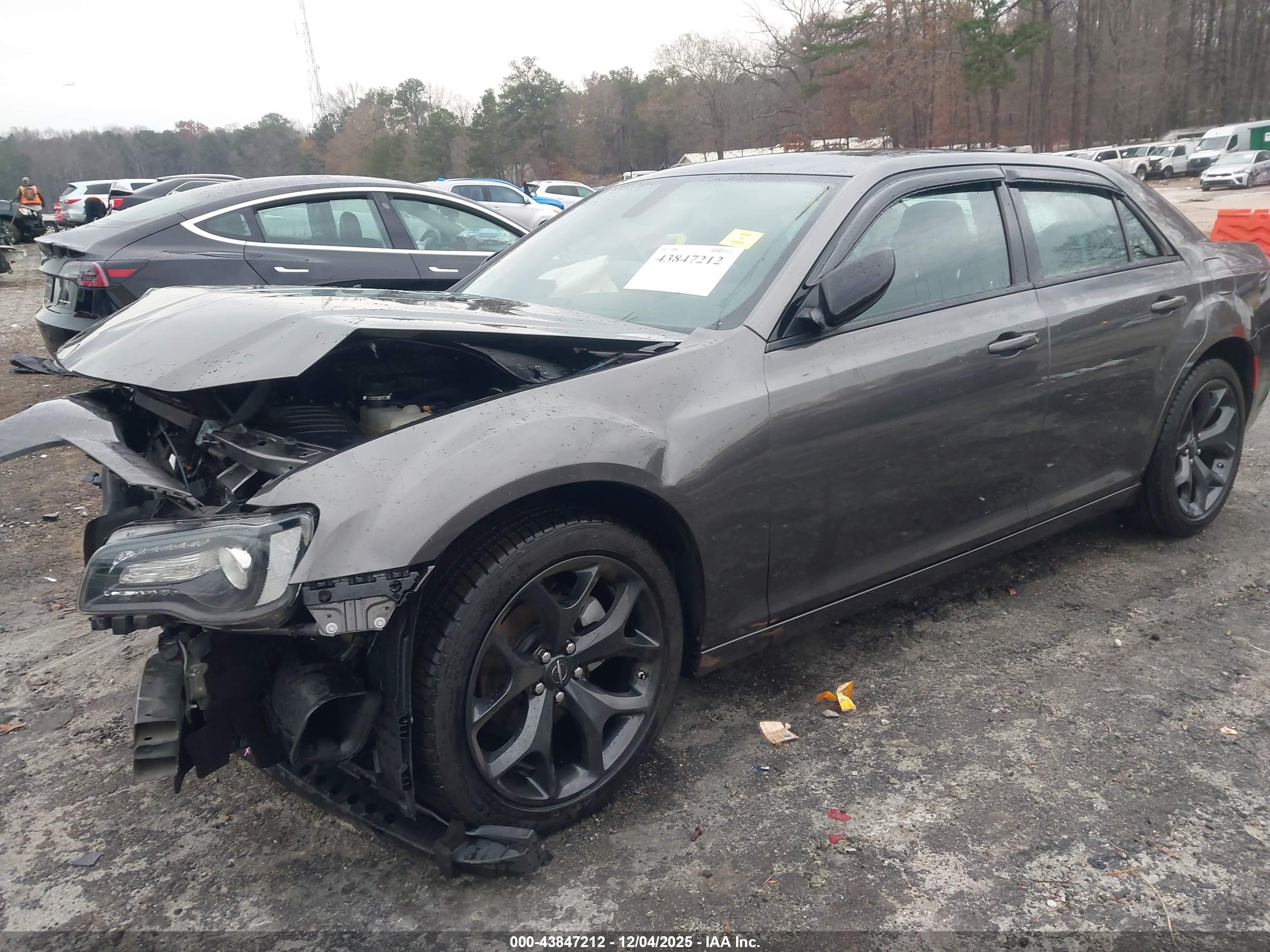 CHRYSLER 300 image 2