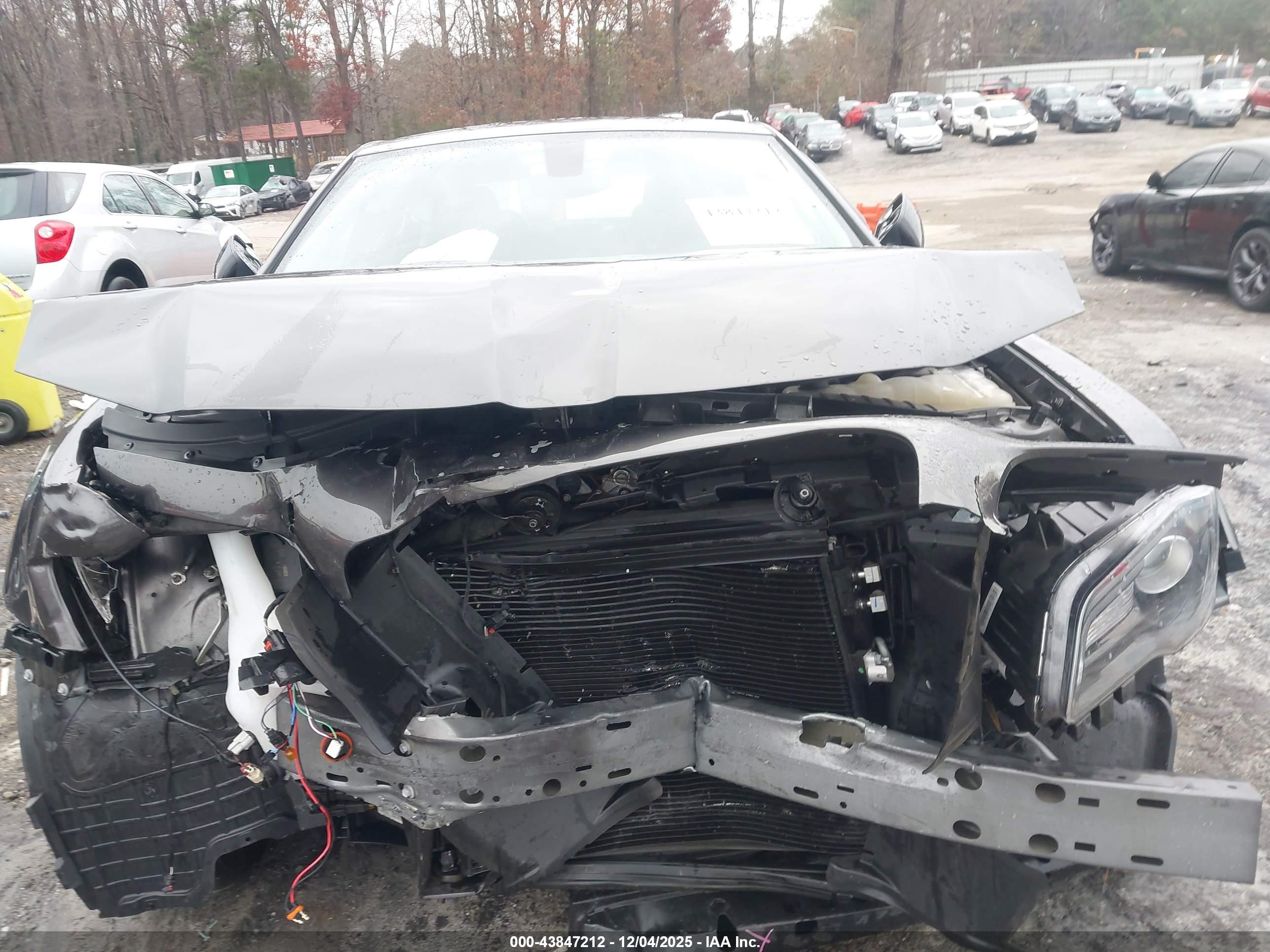 CHRYSLER 300 image 6