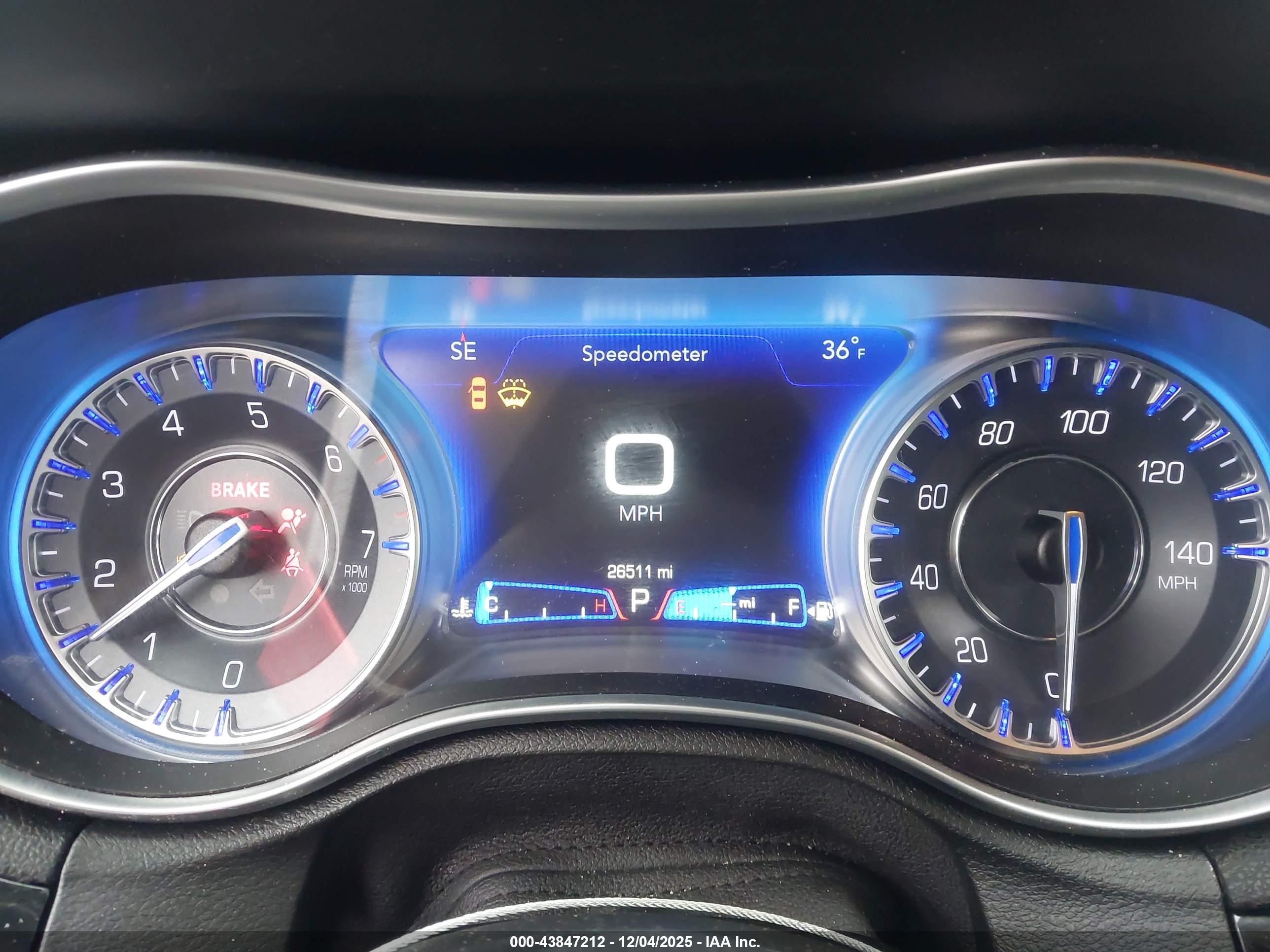 CHRYSLER 300 image 7