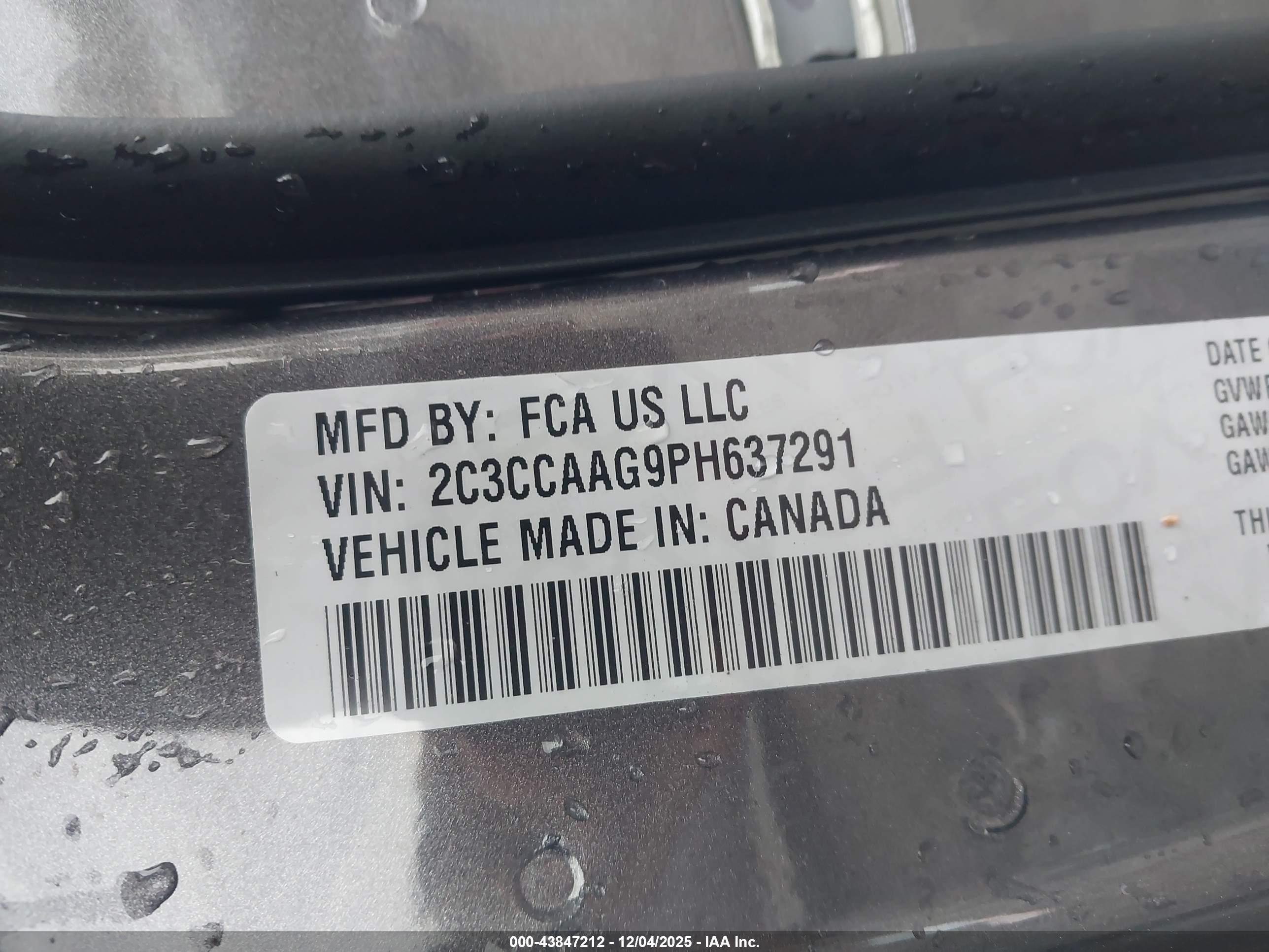 CHRYSLER 300 image 9