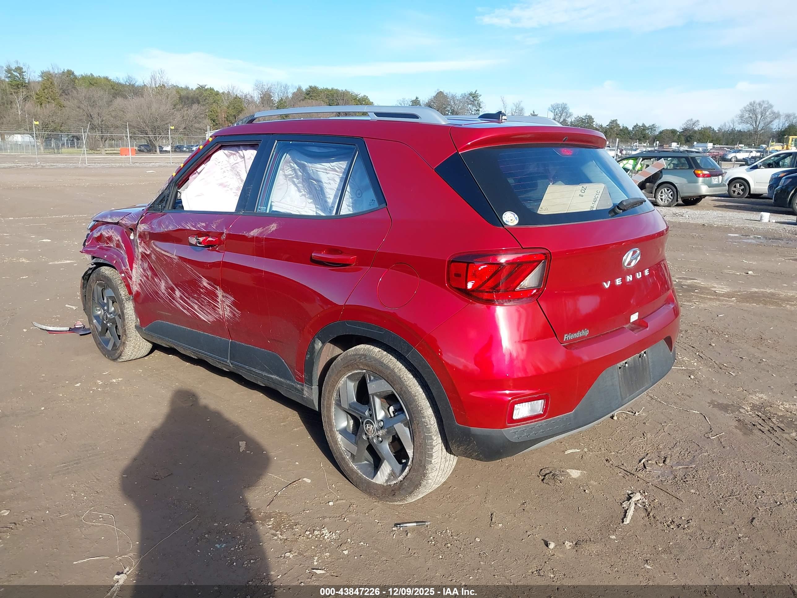 HYUNDAI VENUE image 3