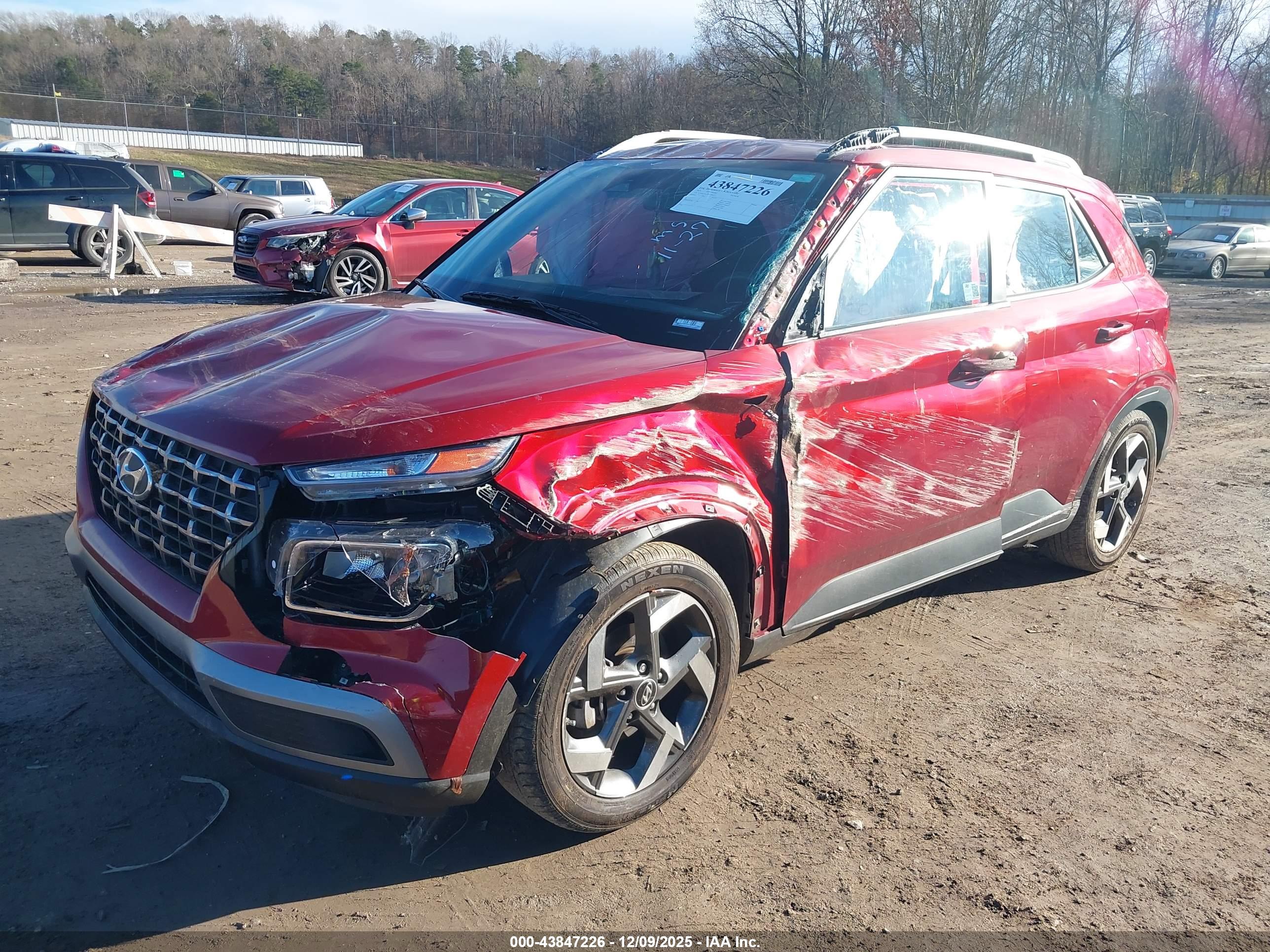 HYUNDAI VENUE image 6