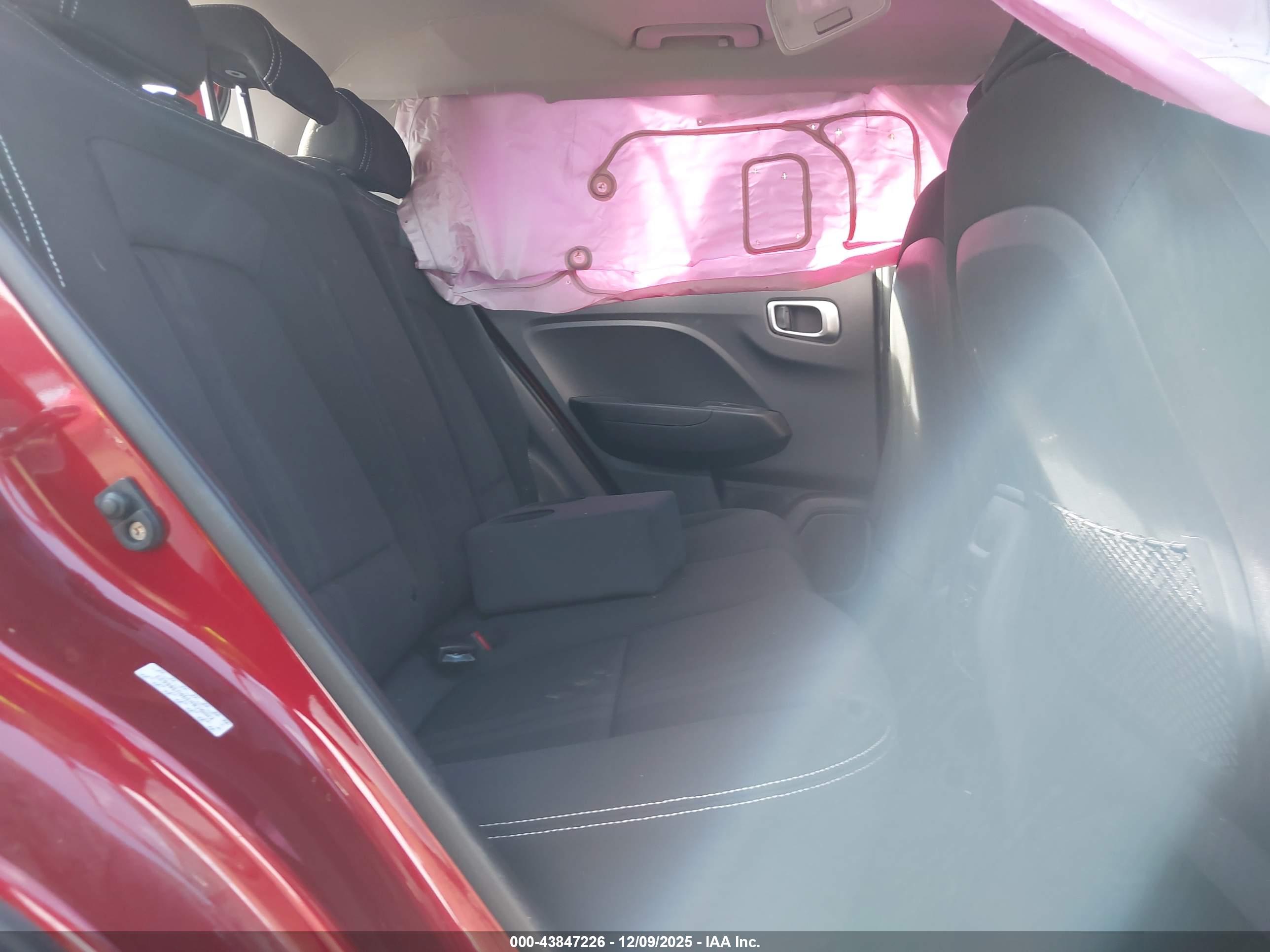 HYUNDAI VENUE image 8