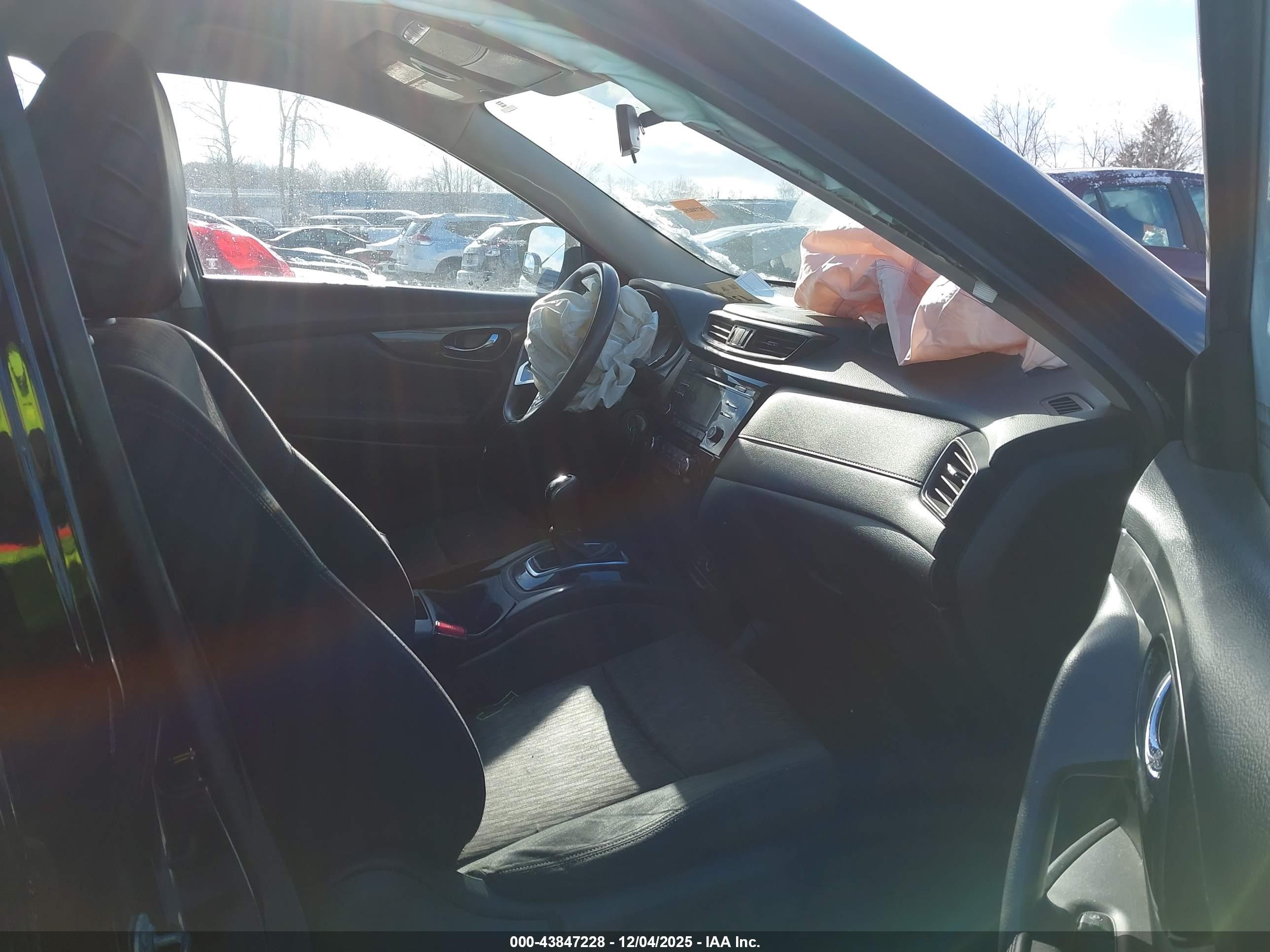 NISSAN ROGUE image 5