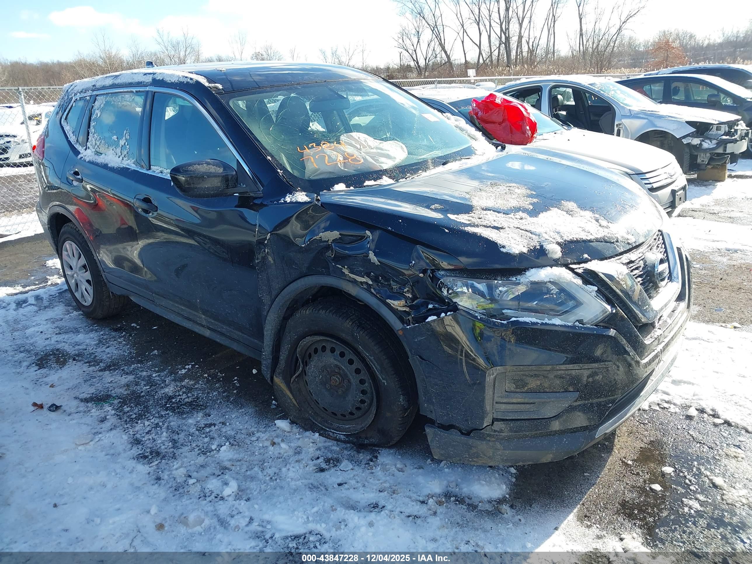 NISSAN ROGUE image 6