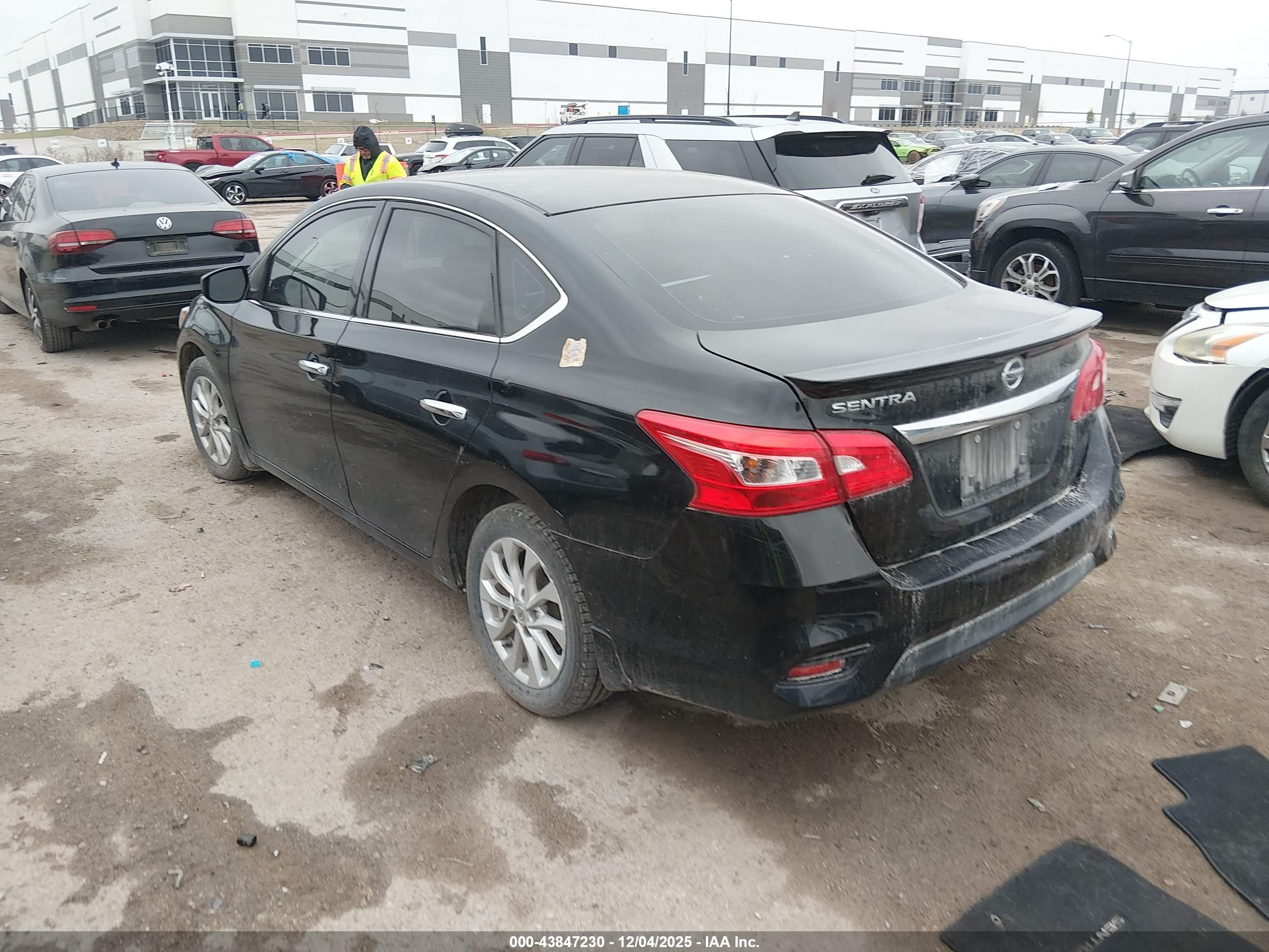 NISSAN SENTRA image 3