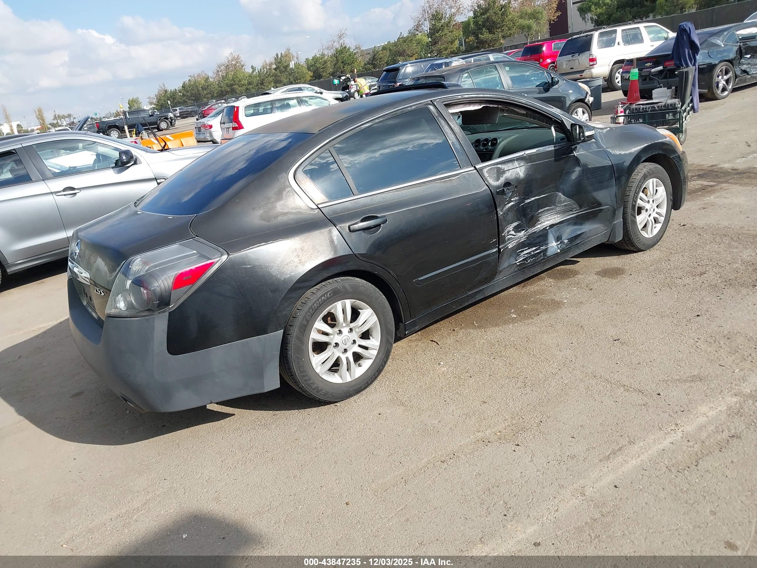 NISSAN ALTIMA image 4