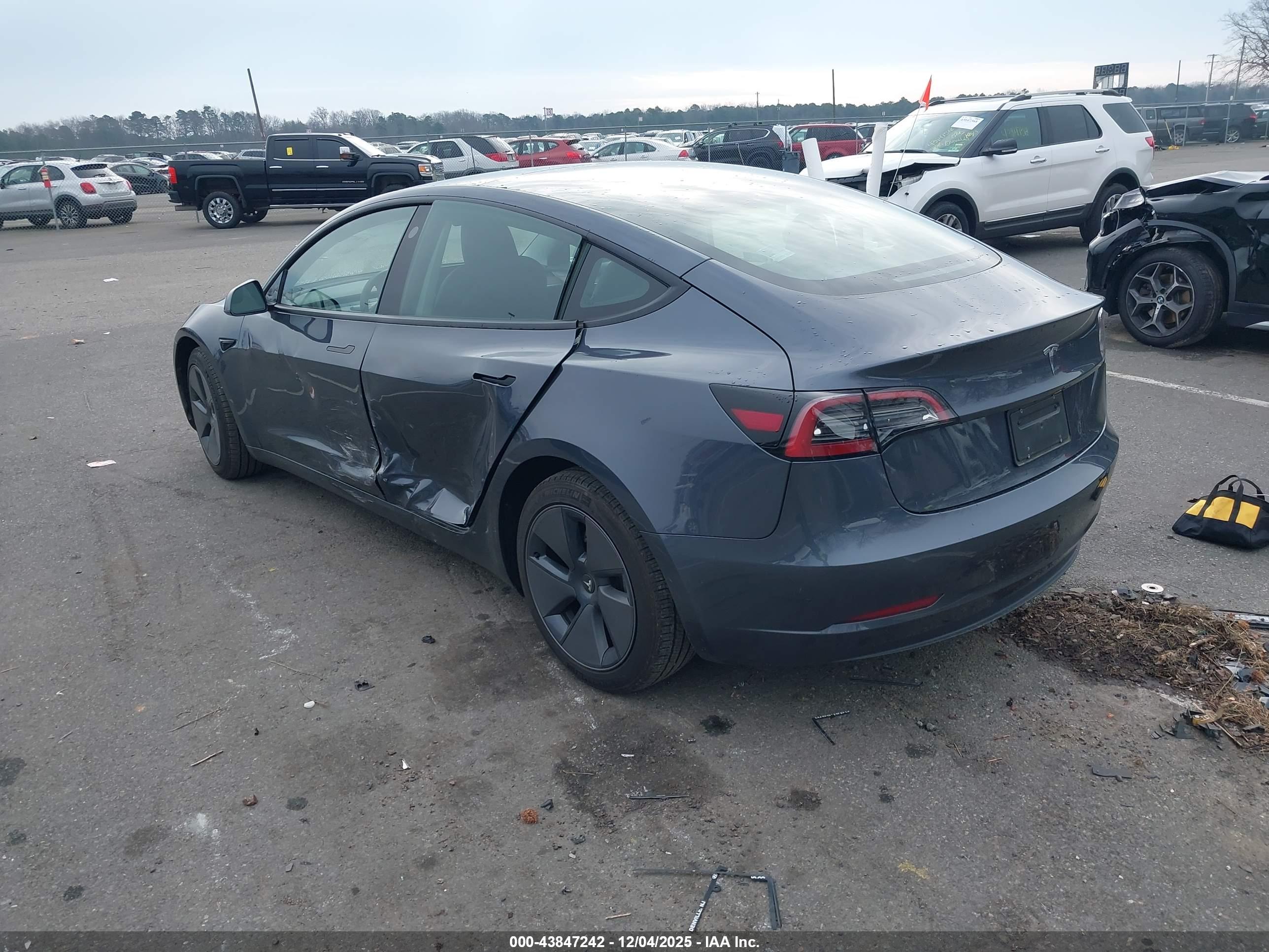 TESLA MODEL image 3