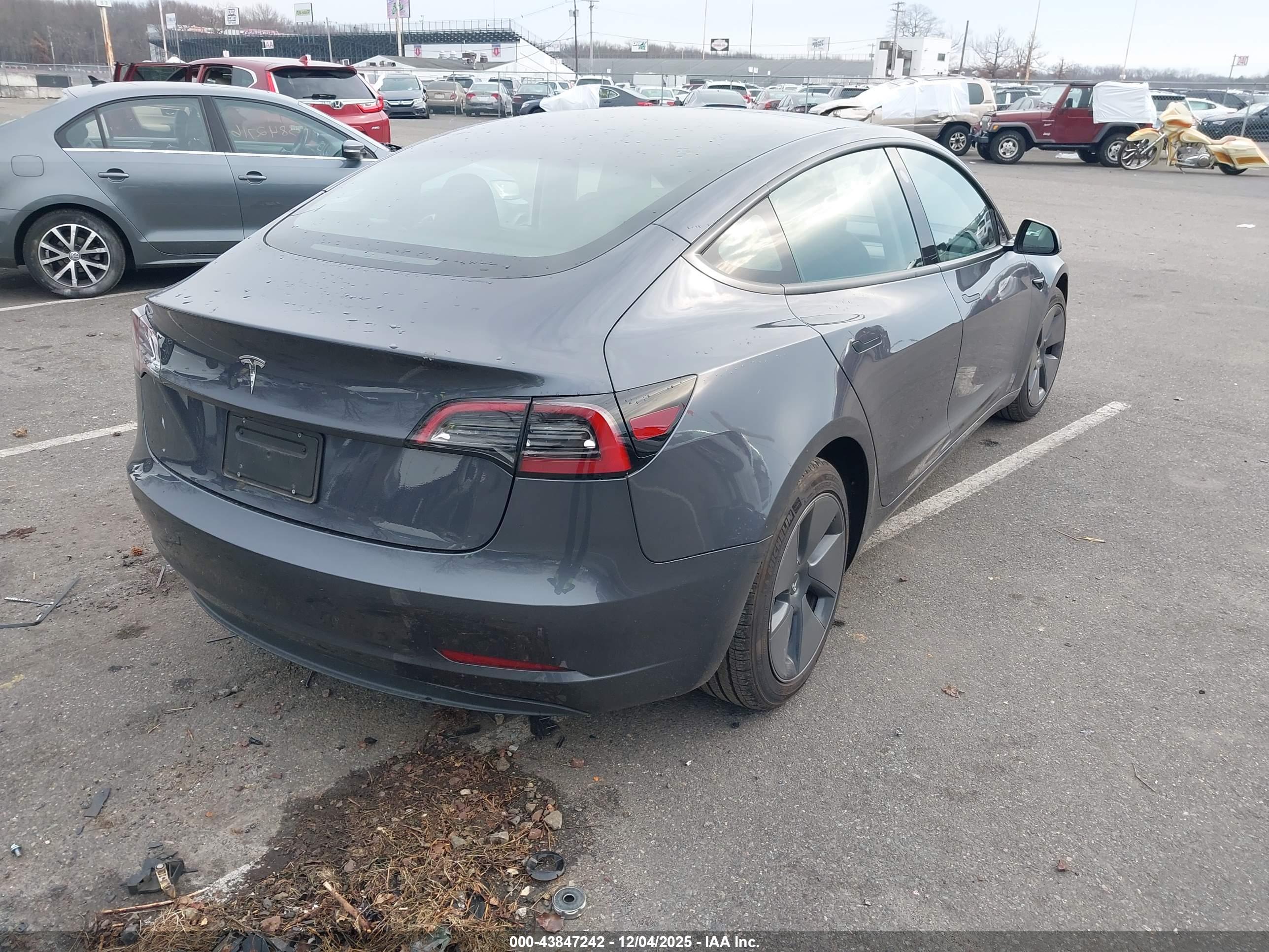 TESLA MODEL image 4