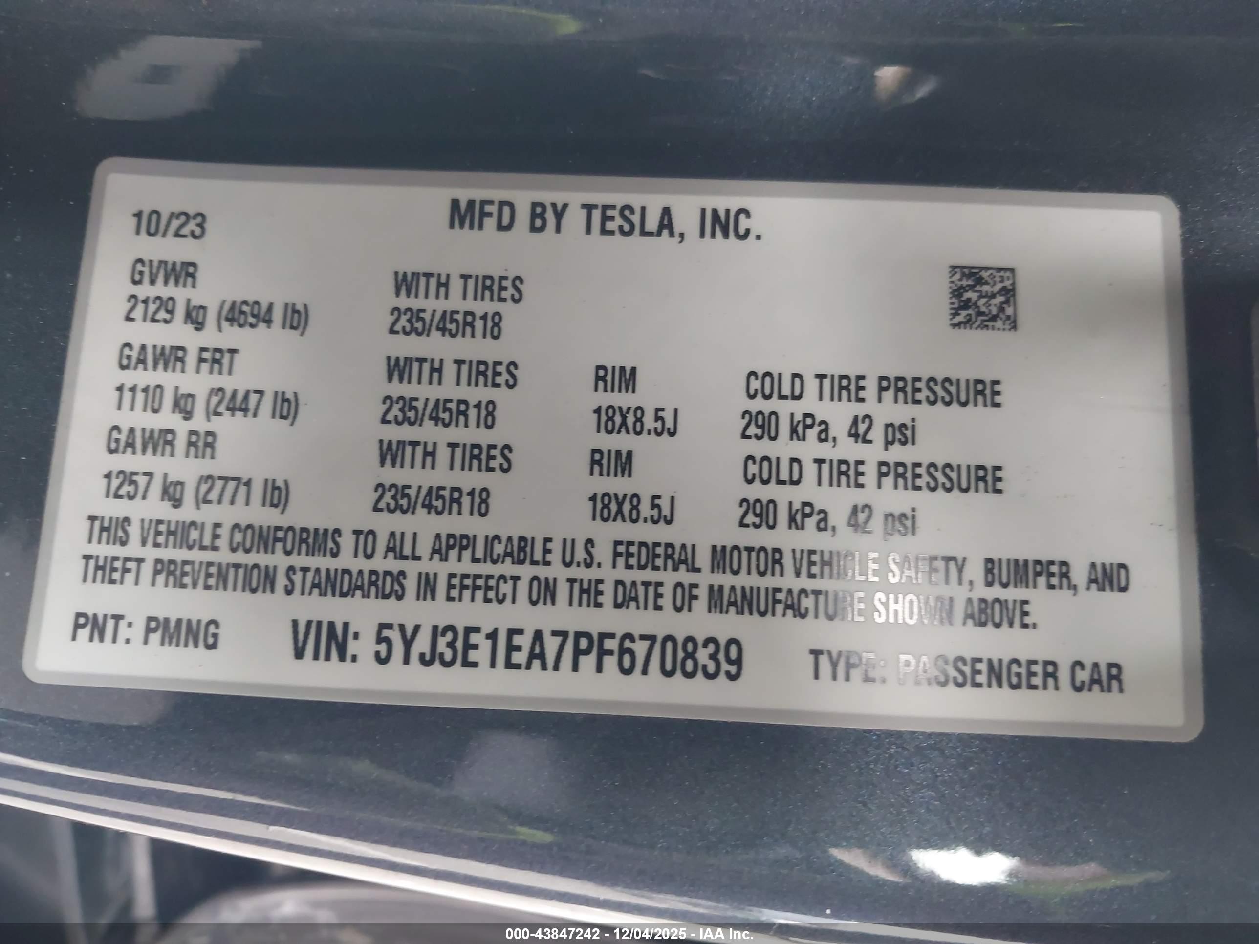 TESLA MODEL image 9