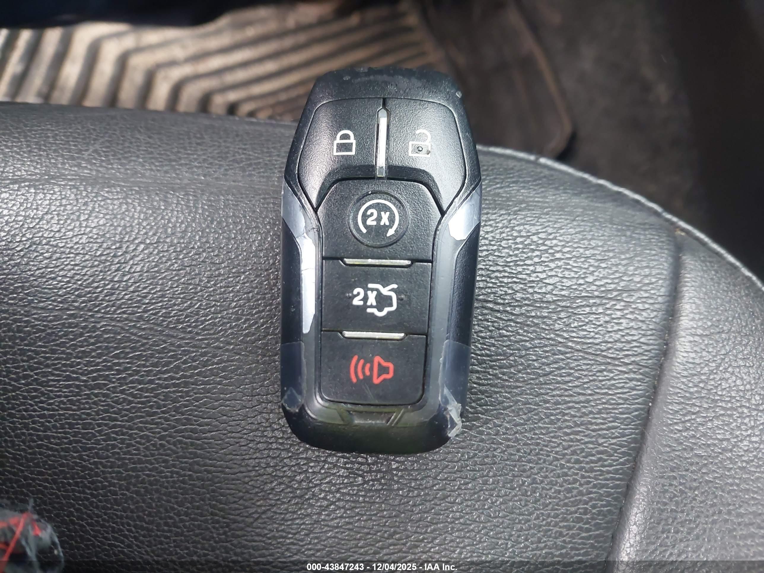 FORD FUSION image 11