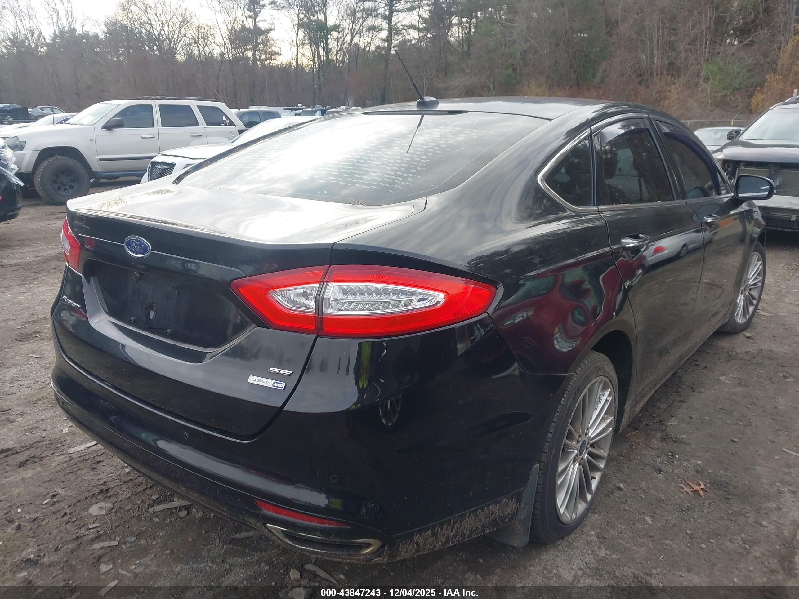 FORD FUSION image 4